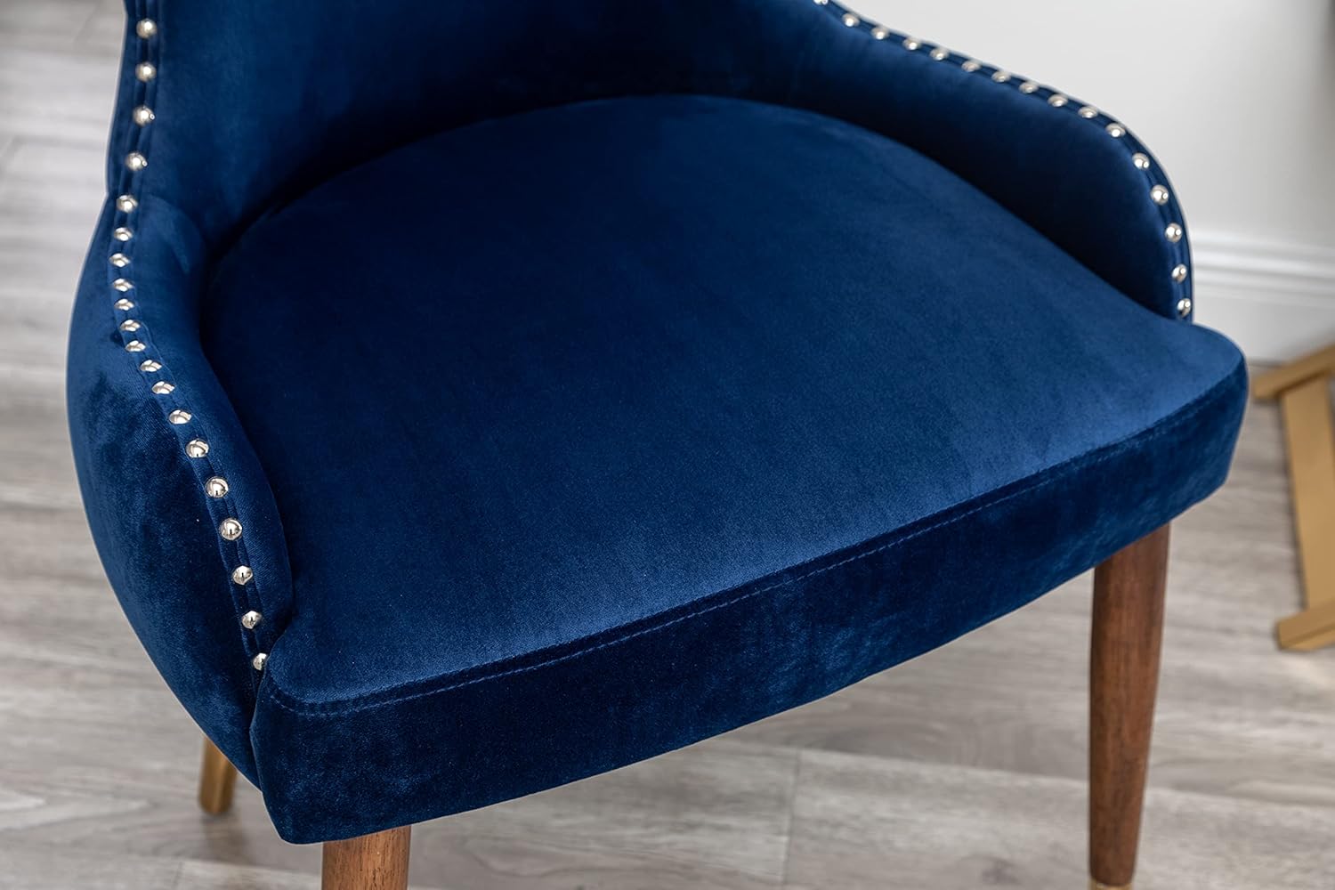 Roundhill Furniture Lindale – Silla decorativa tapizada de terciopelo, con ribete de clavos, color azul