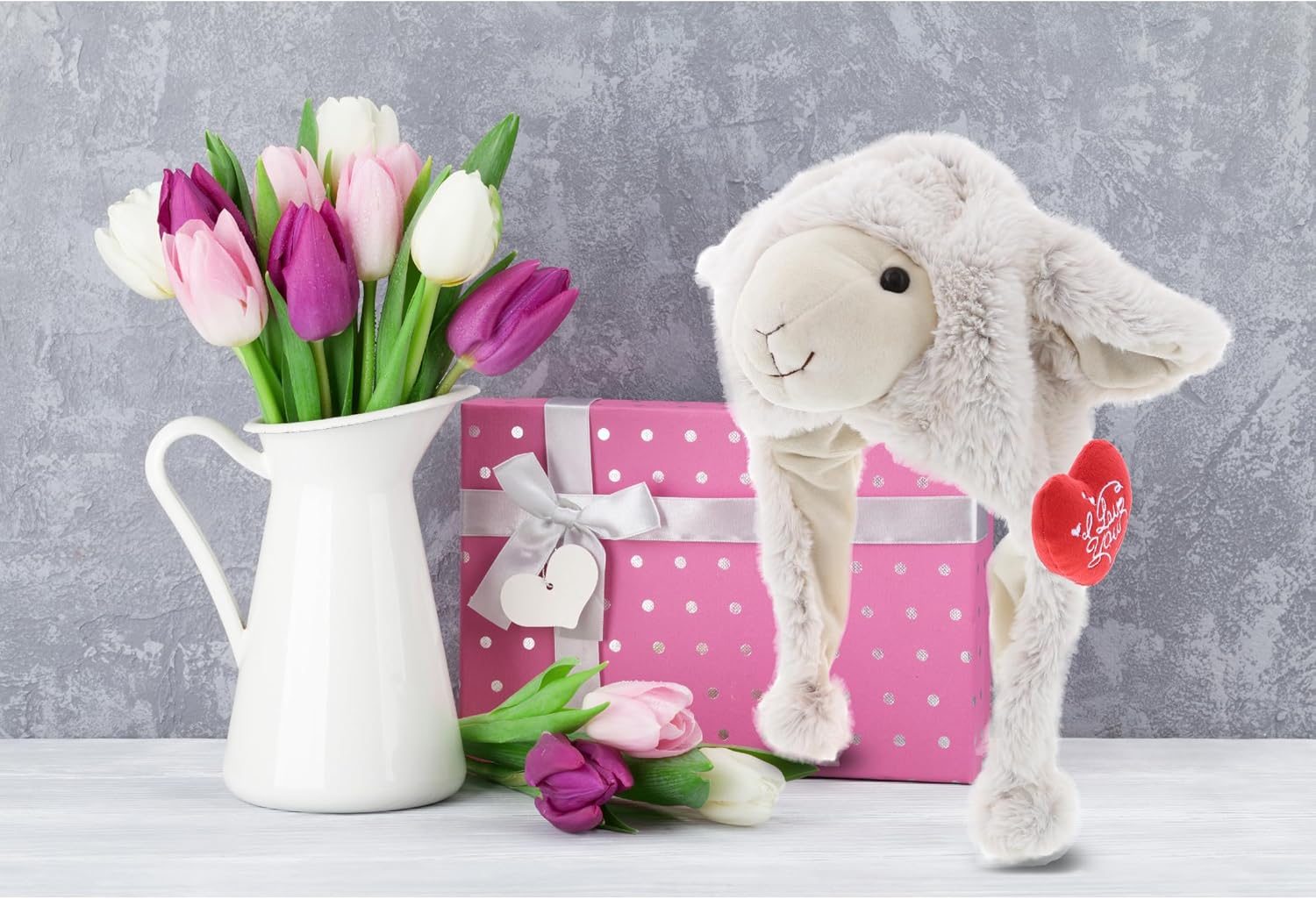 DolliBu I Love You – Gorro de peluche blanco de oveja de San Valentín, lindo animal de peluche con corazón rojo y nombre, regalo personalizado para
