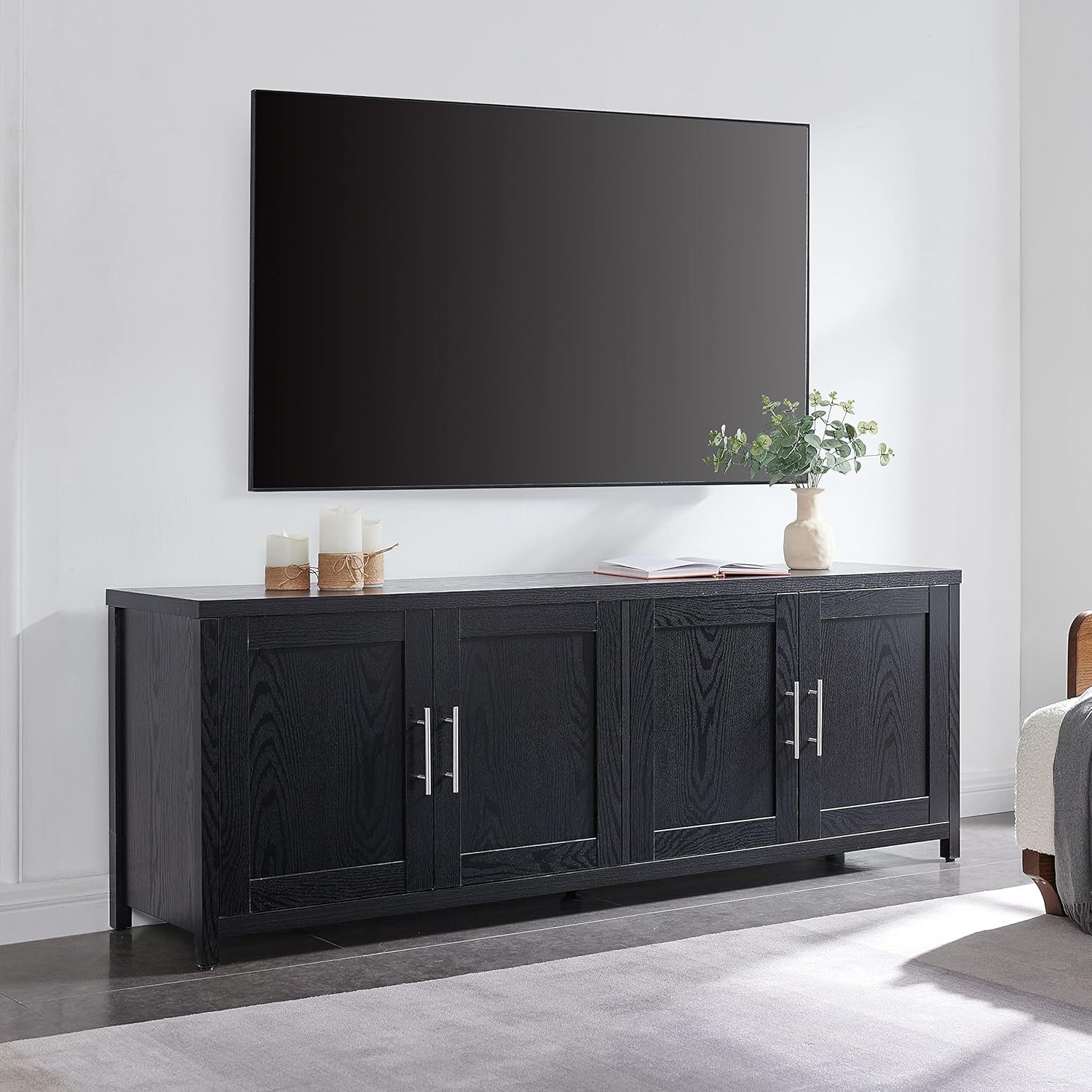 Henn&Hart Strahm – Soporte para TV, 68 pulgadas de ancho, color negro