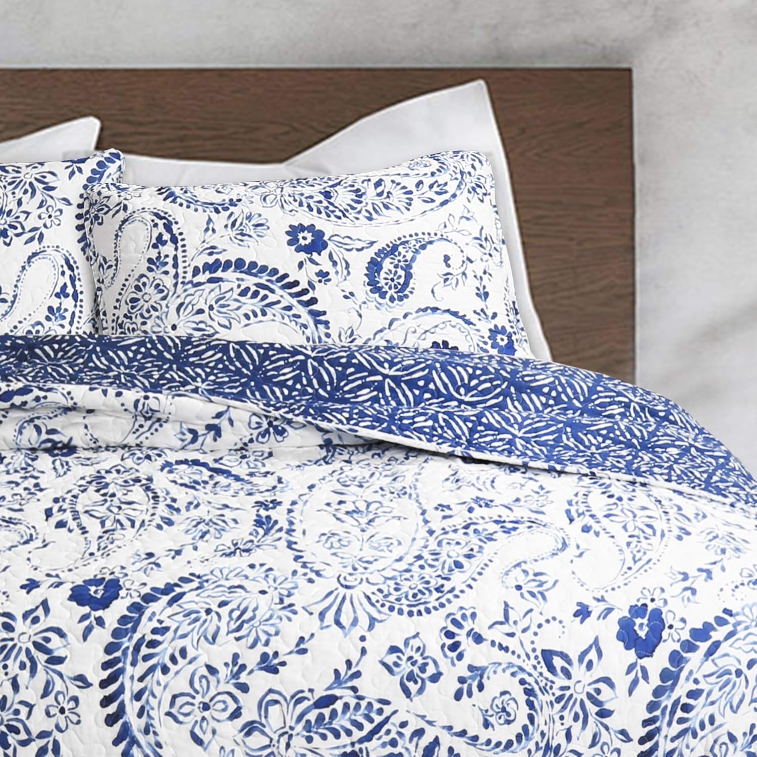 Lush Decor Erindale – Juego de edredón de 3 piezas, tamaño matrimonialqueen, ropa de cama de lujo (azul marino y azul)