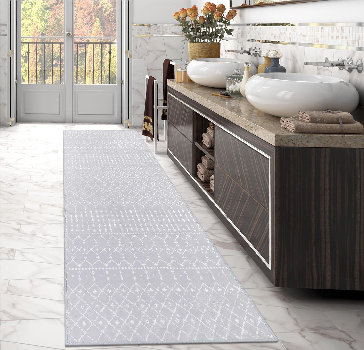 LIVEBOX Alfombra lavable de color gris de 2.5 x 8 pies antideslizante para entrada, alfombra de cocina marroquí neutra, alfombra larga para pasillo,