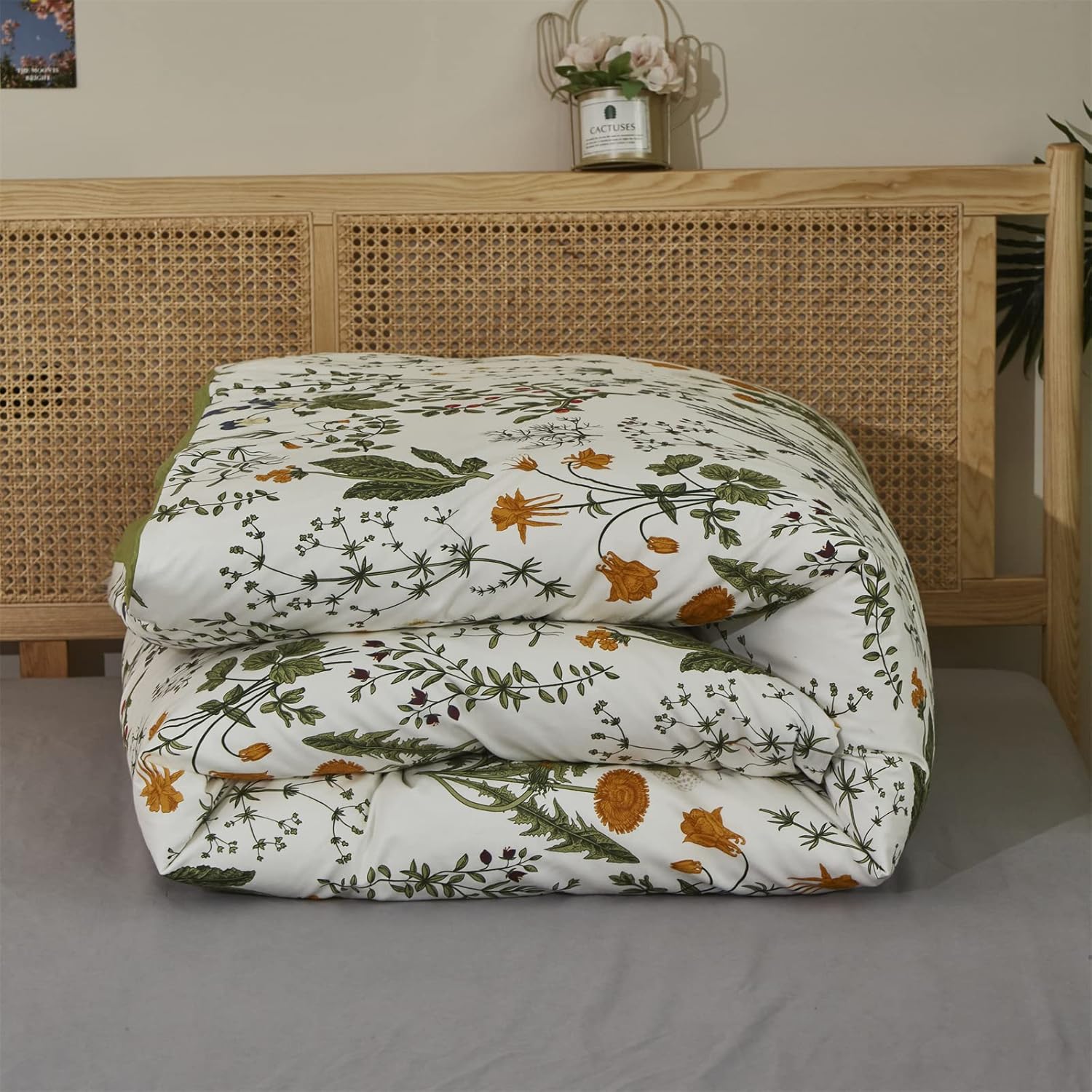 Juego de edredón botánico tamaño Queen, color blanco y verde salvia, juego de ropa de cama floral con patrón de jardín impreso en blanco, manta