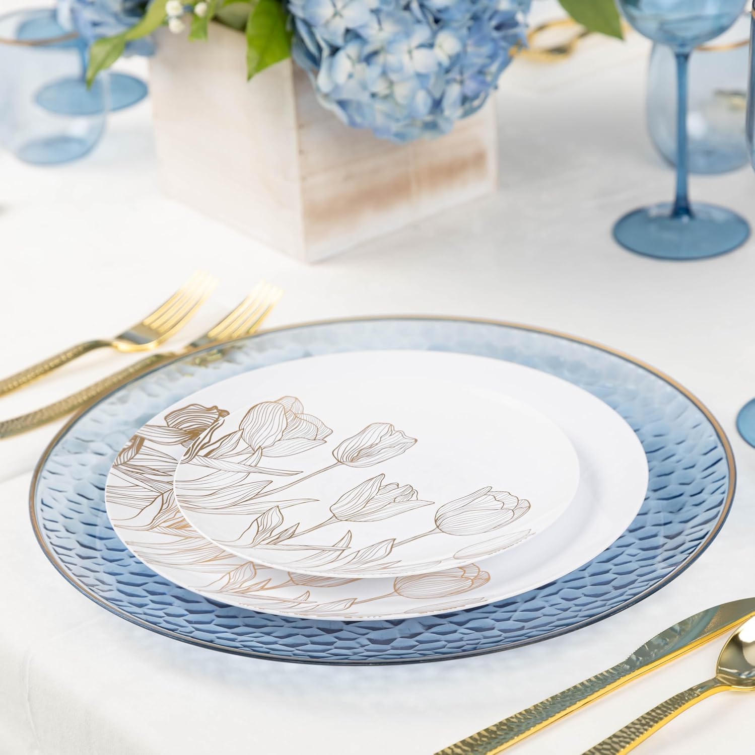 PLASTICPRO Juego de 32 elegantes platos desechables de plástico que incluye 16 platos llanos y 16 platos de ensalada, platos de fiesta resistentes y