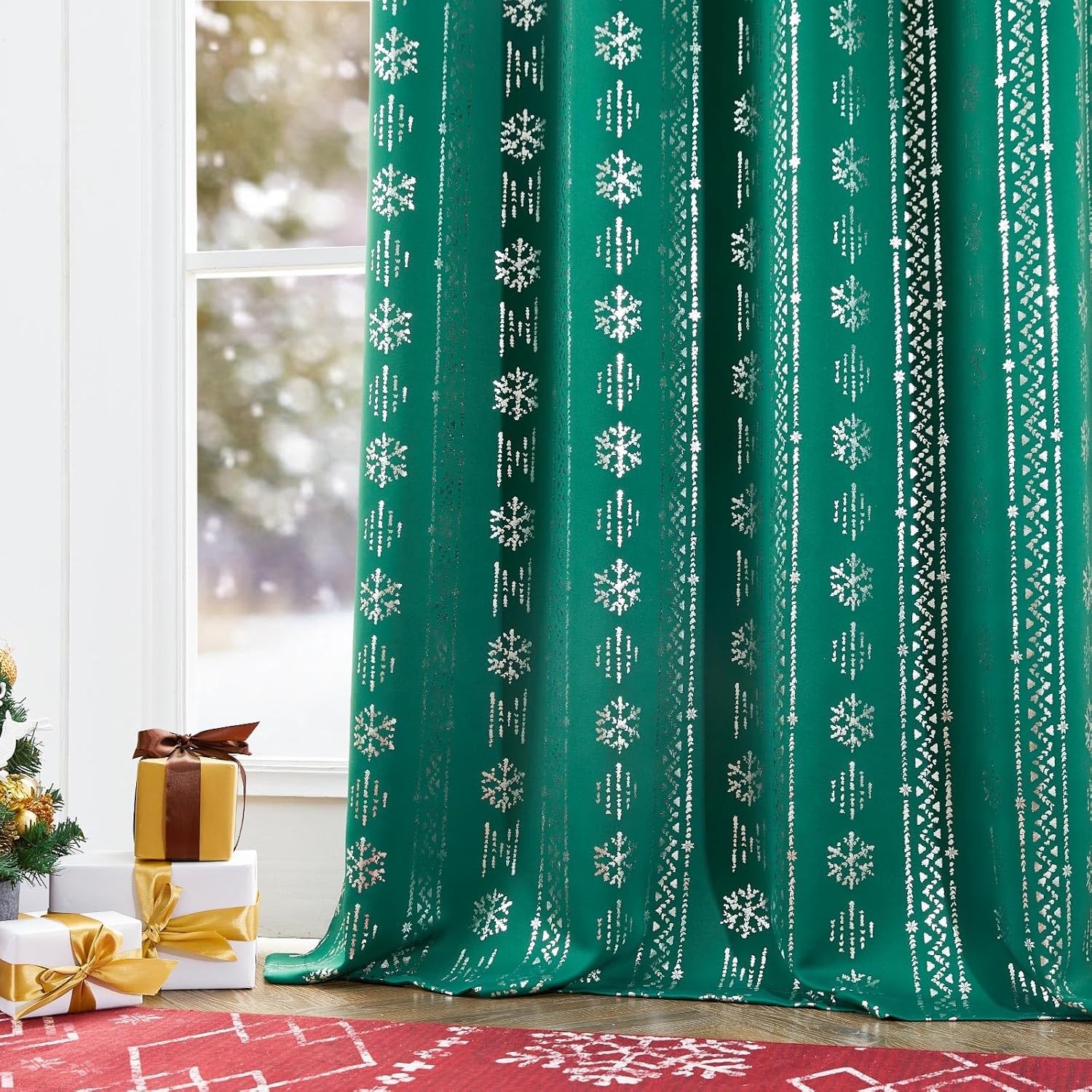 jinchan Cortinas de Navidad con copos de nieve plateados de 84 pulgadas de largo, cortinas bohemias para oscurecer la habitación, cortinas bohemias