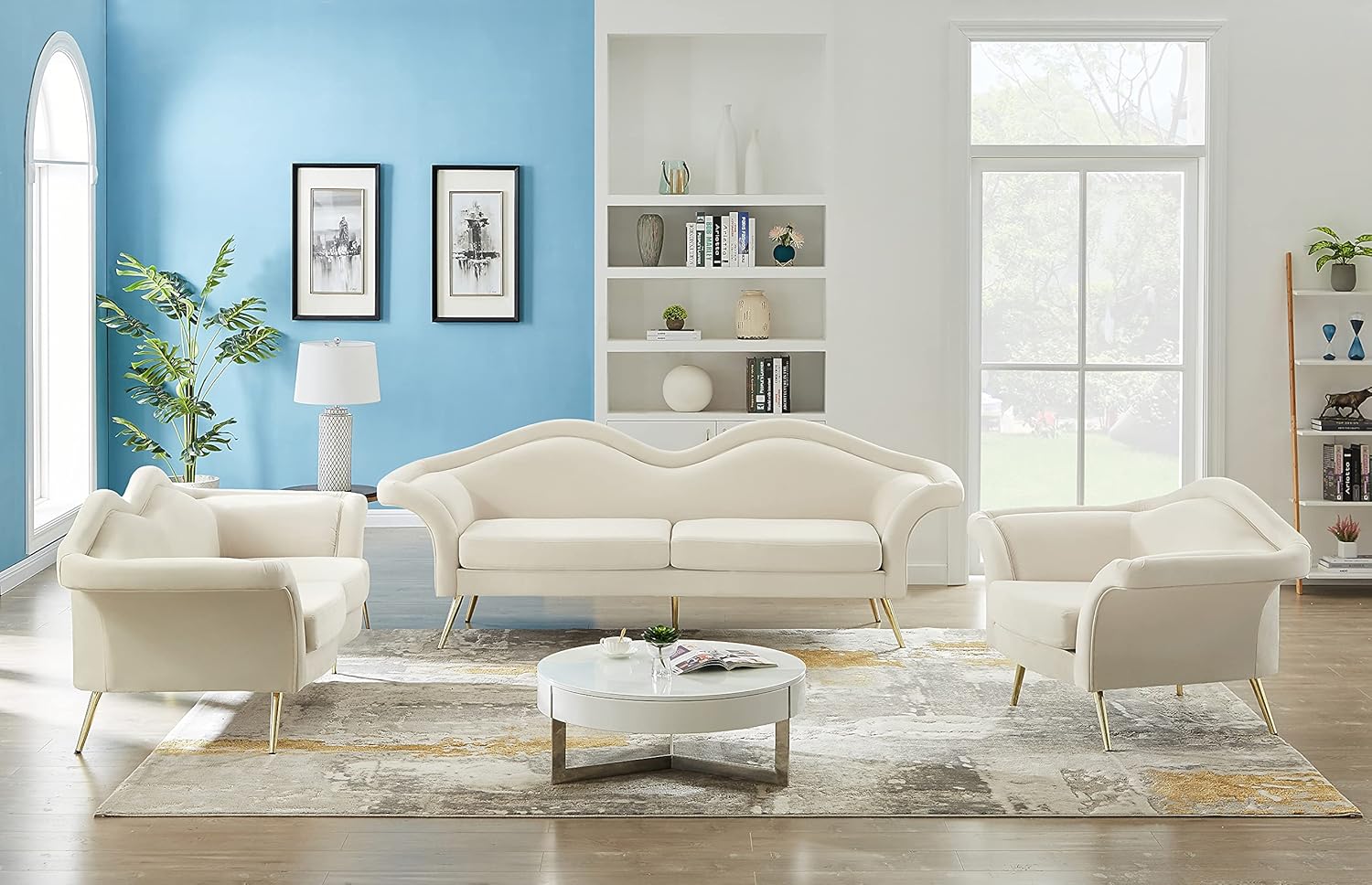 Meridian Furniture Lips Collection – Sofá biplaza tapizado de terciopelo con patas de metal dorado resistentes, color crema