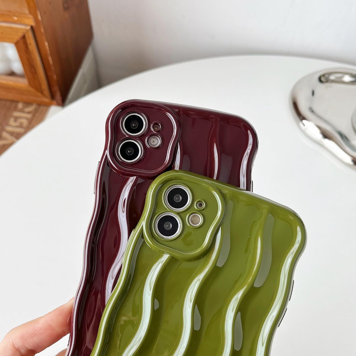 Caseative Funda para iPhone 11, funda suave con marco de onda rizada con patrón de ondulación de agua (blanco)