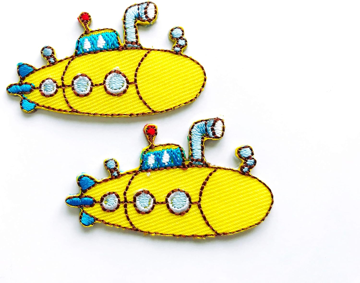 TH – Juego de 2 pequeños mini submarinos amarillos con logotipo de dibujos animados, parches para coser para planchar en bordado, insignia, parche