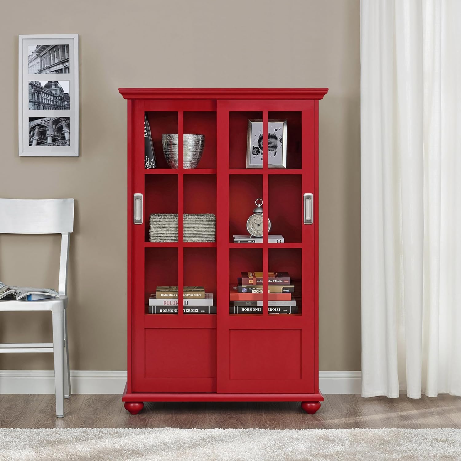 Arron LaneEstantería con puertas de vidrio corredizas, Madera, Rojo