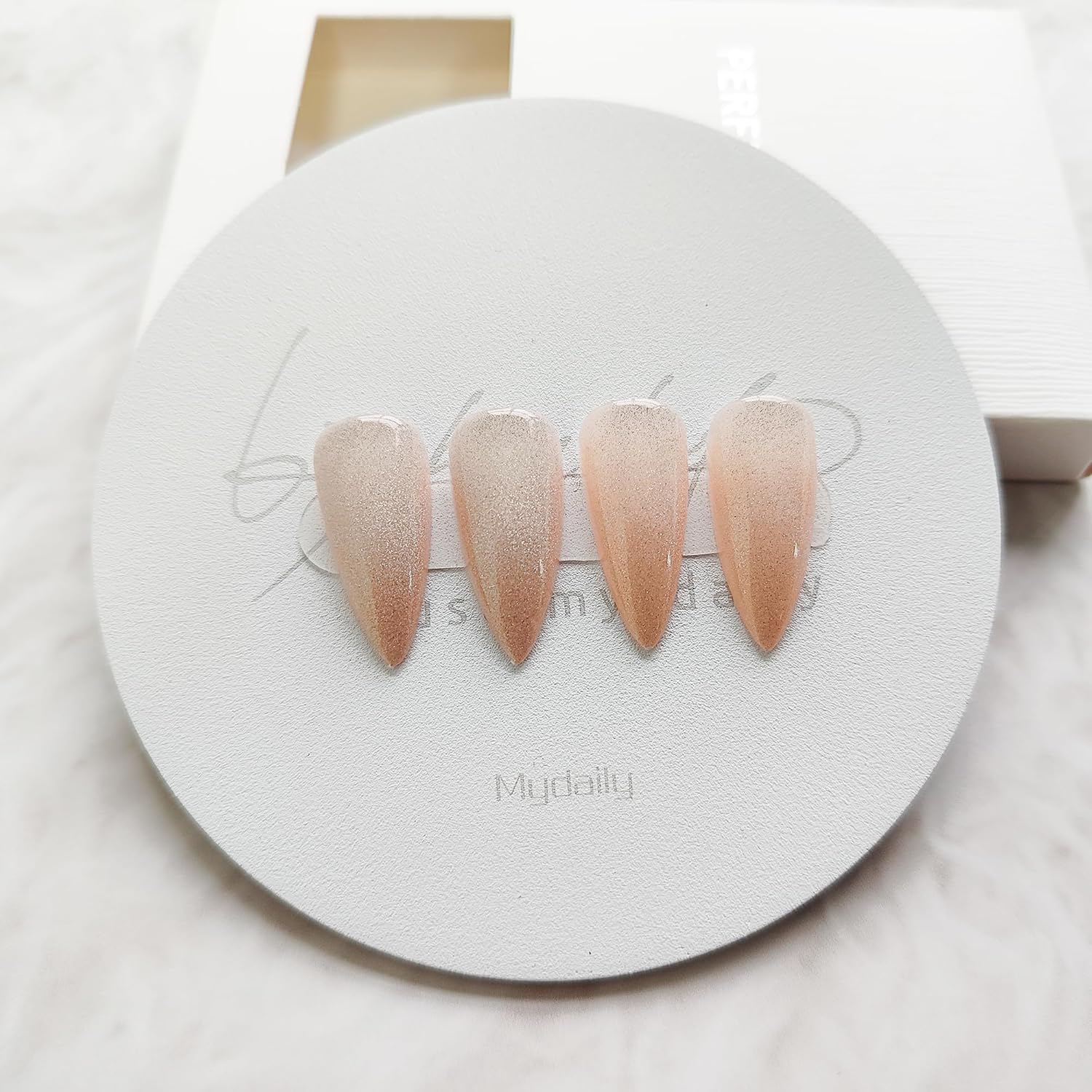 KKUUOO Uñas postizas hechas a mano, uñas postizas de ojo de gato, uñas postizas con diseños de purpurina, uñas acrílicas blancas, cobertura
