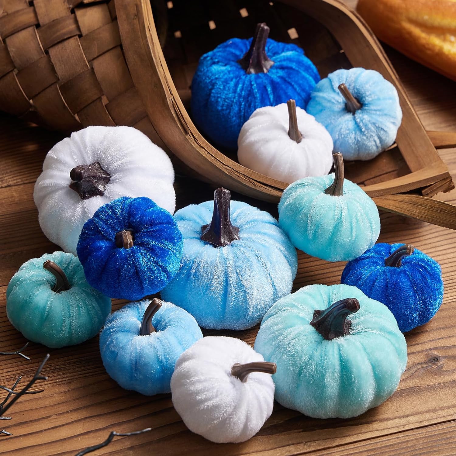 woshilaocai 12 calabazas de terciopelo surtidas, decoración de otoño y Halloween, calabazas artificiales de espuma para decoración de mesa de otoño,