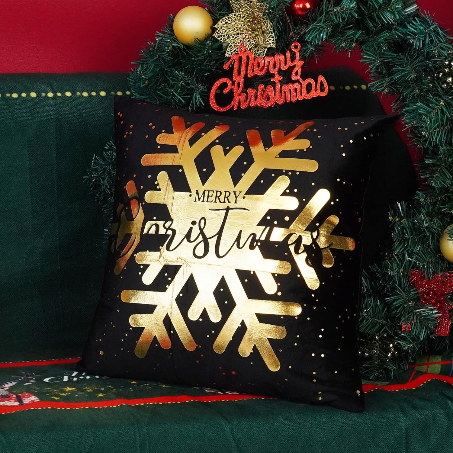 ONWAY Juego de 4 fundas de almohada decorativas de Navidad de 18 x 18 pulgadas, diseño de copos de nieve, renos, decoración dorada para sofá,
