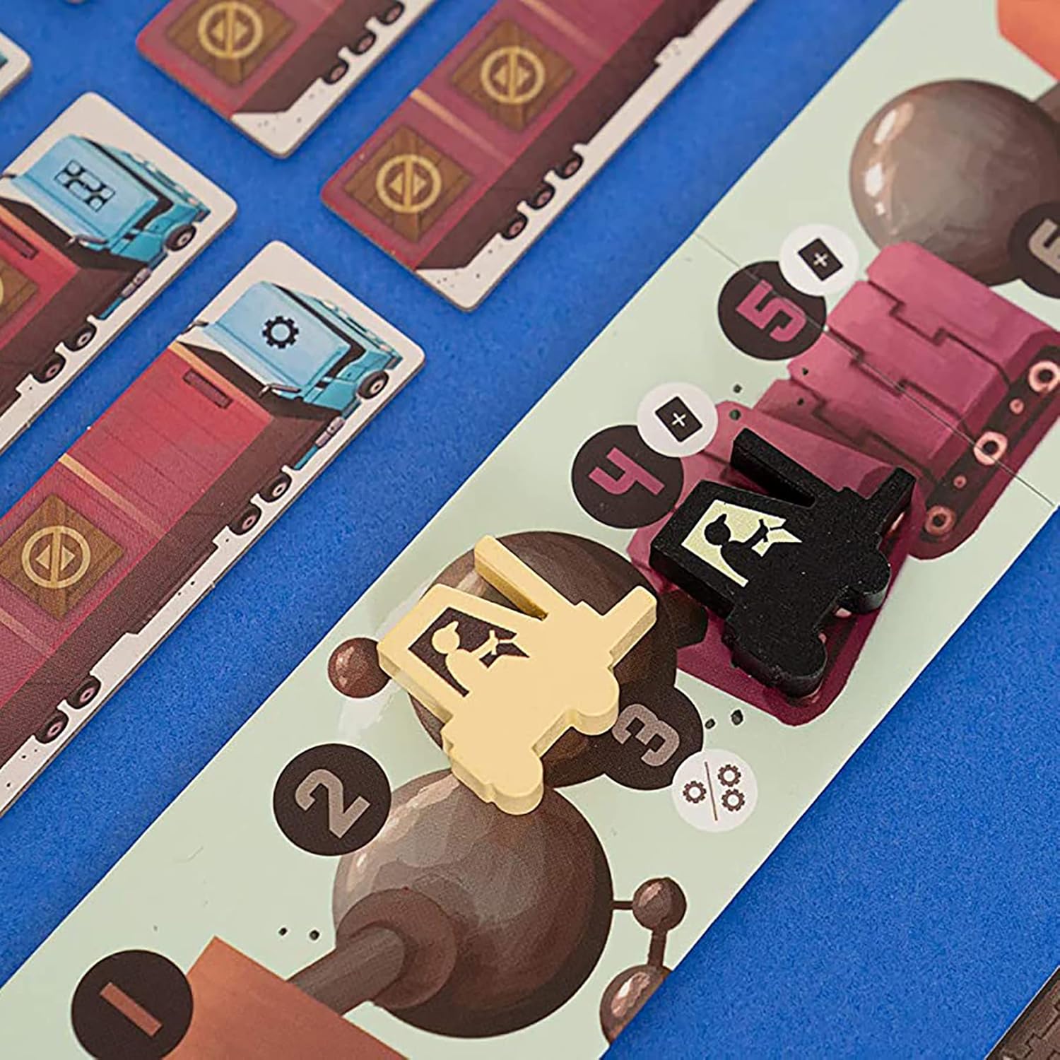 Capstone Games Curious Cargo, juego de mesa de estrategia, 6 tableros de jugadores únicos incluidos y 2 modos de juego, juego competitivo para 2