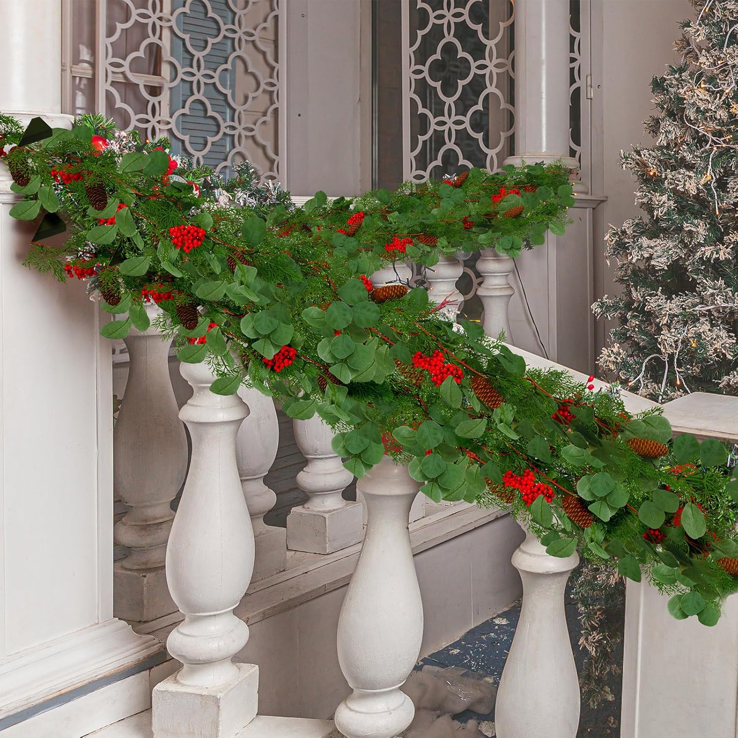 4 guirnaldas de Navidad de 6.5 pies, guirnalda colgante de ciprés de pino con bayas rojas artificiales, guirnalda de manto verde de Navidad para