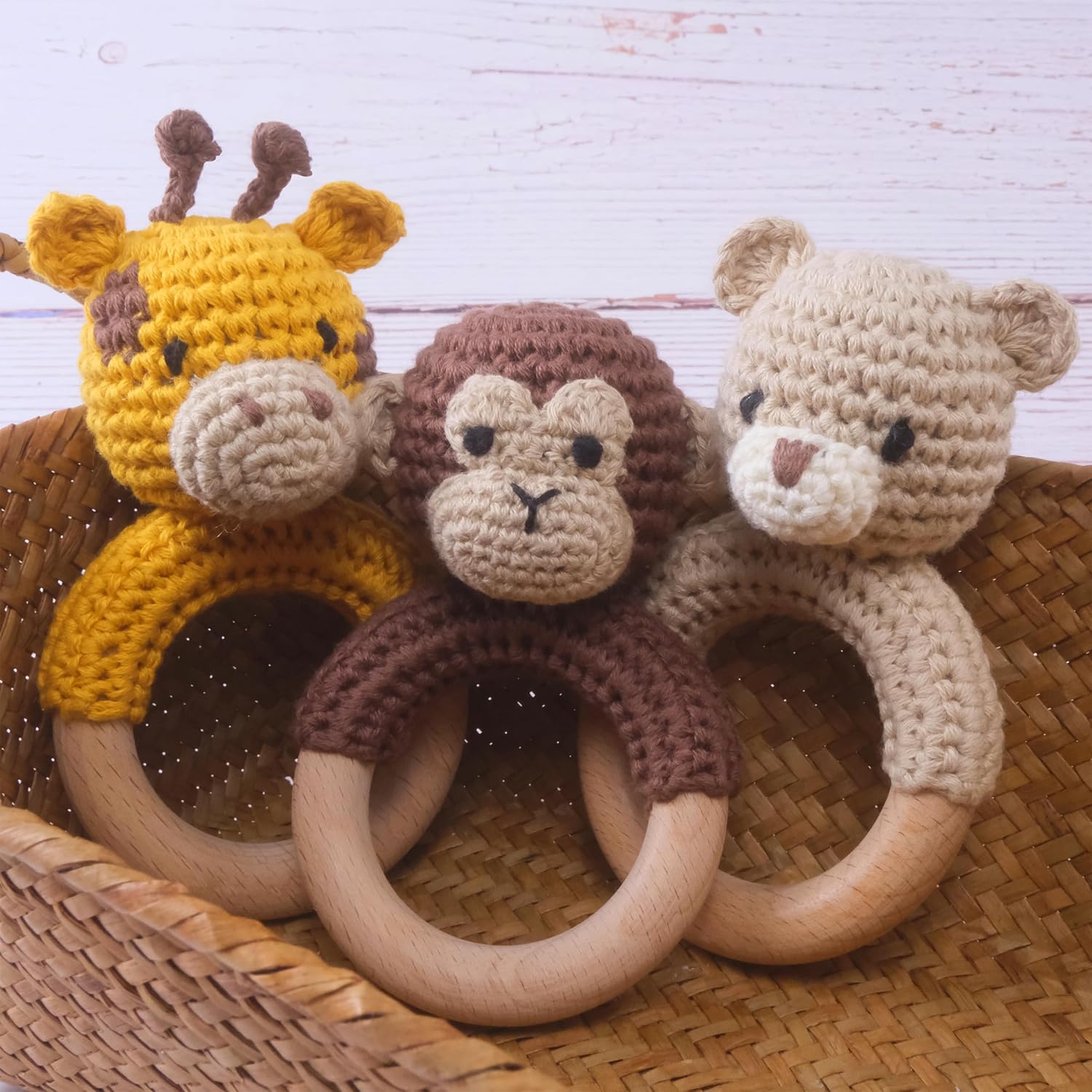 Juguetes de sonajero de madera de animales de safari para bebé, sonajero de ganchillo relleno con anillo de mordedor para recién nacido, mono marrón