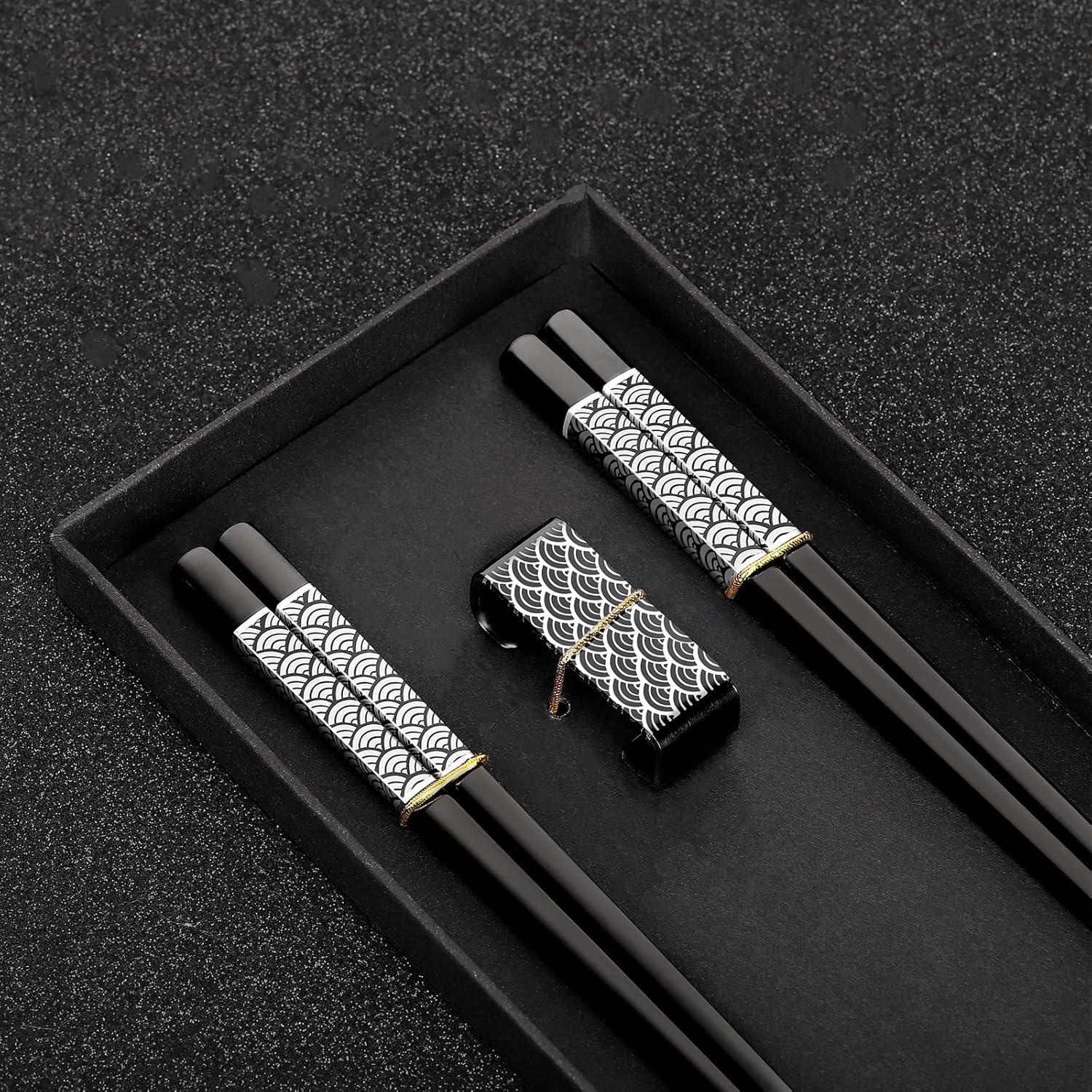 Palillos de metal reutilizables, 2 pares de palillos chapados en titanio, acero inoxidable 188 con soporte, aptos para lavavajillas, ligeros, estilo
