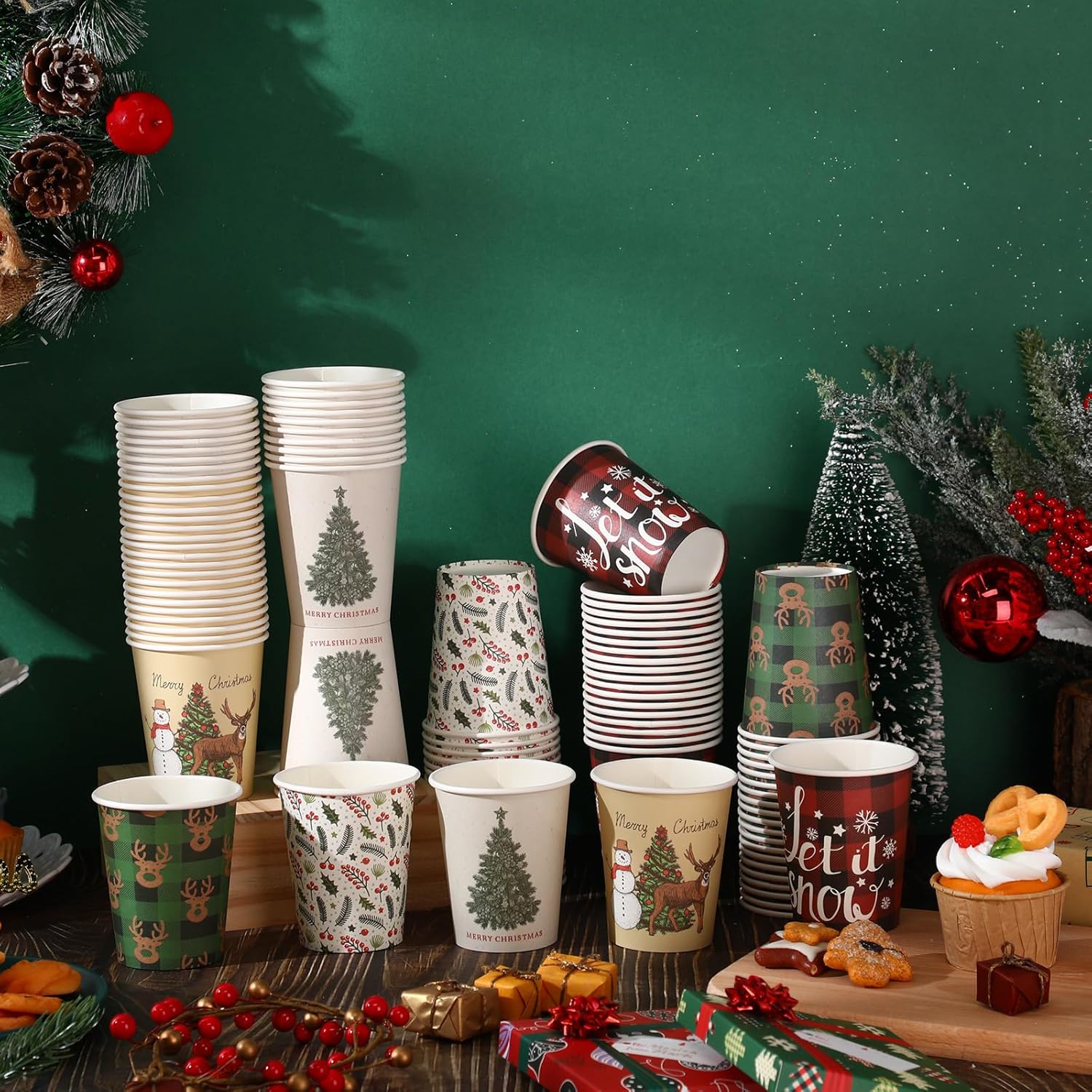 Zhehao 100 vasos de papel de Navidad desechables de 9 onzas, tazas de café de Navidad, tazas de chocolate de chocolate de Navidad, copos de nieve,
