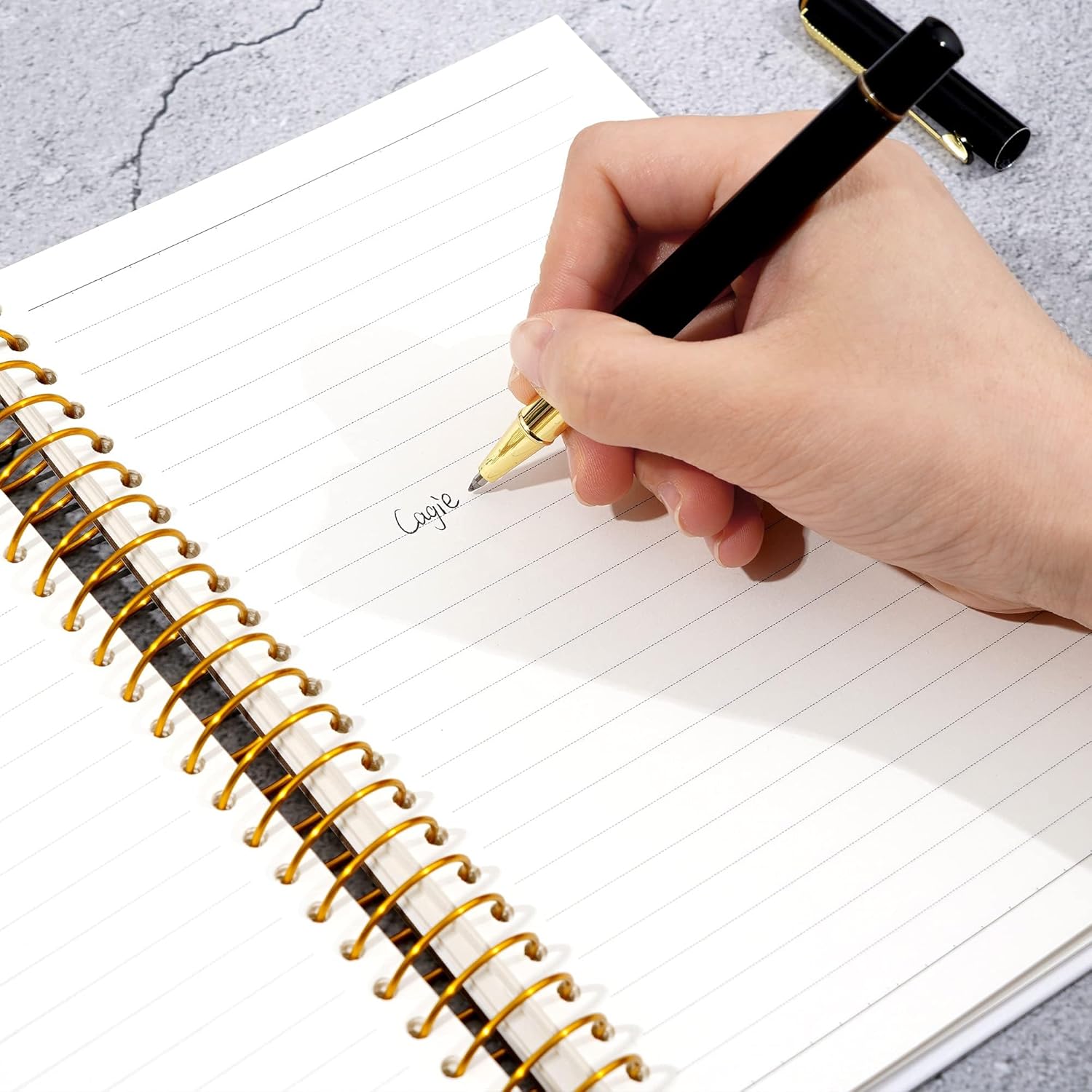 Yoment Cuaderno pequeño en espiral, 300 páginas, cuadernos en espiral de tapa dura, cuaderno de 5.5 x 7.5 pulgadas, cuaderno de rayas