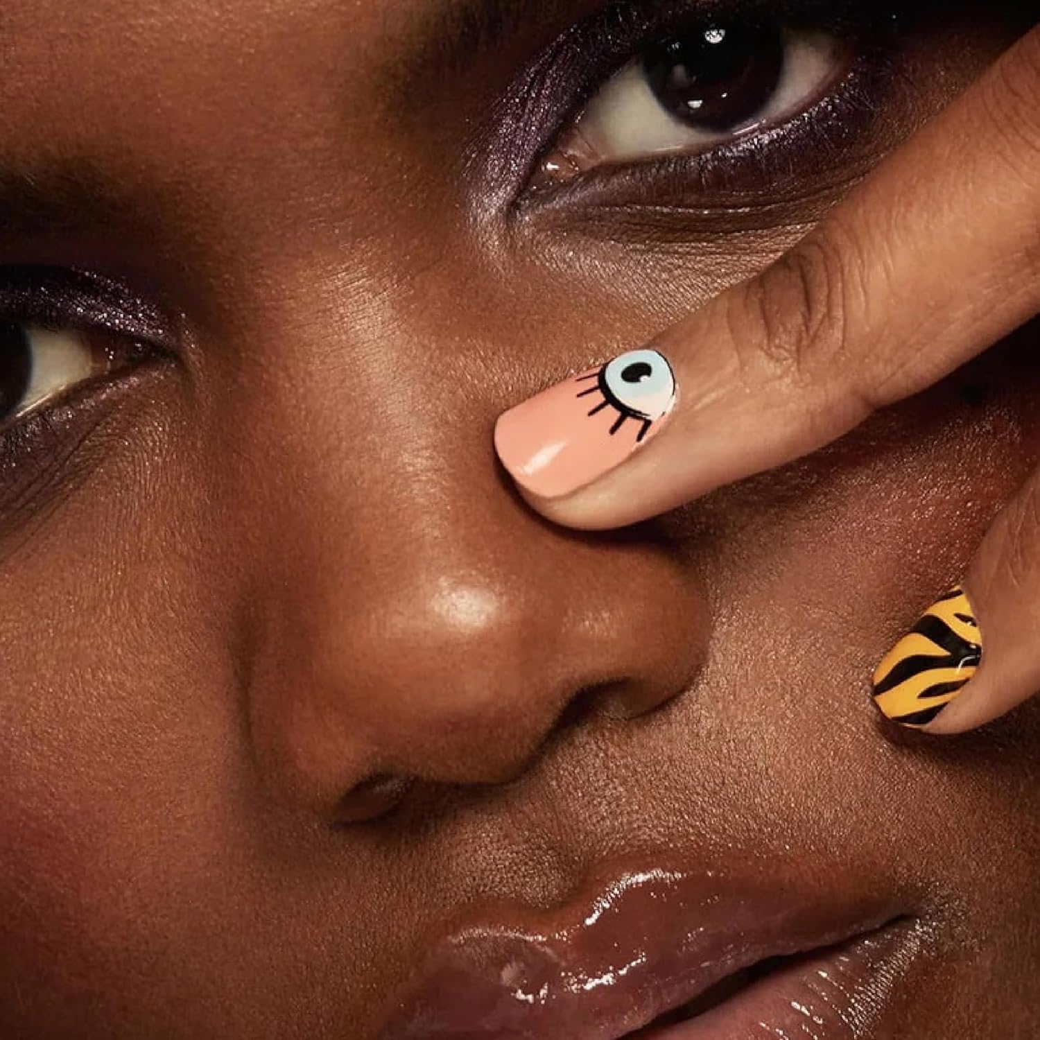 Ciaté London – Hojas de trucos para uñas en feria divertida, hoja de arte de uñas, calcomanías de manicura fáciles de aplicar, sin tiempo de secado,