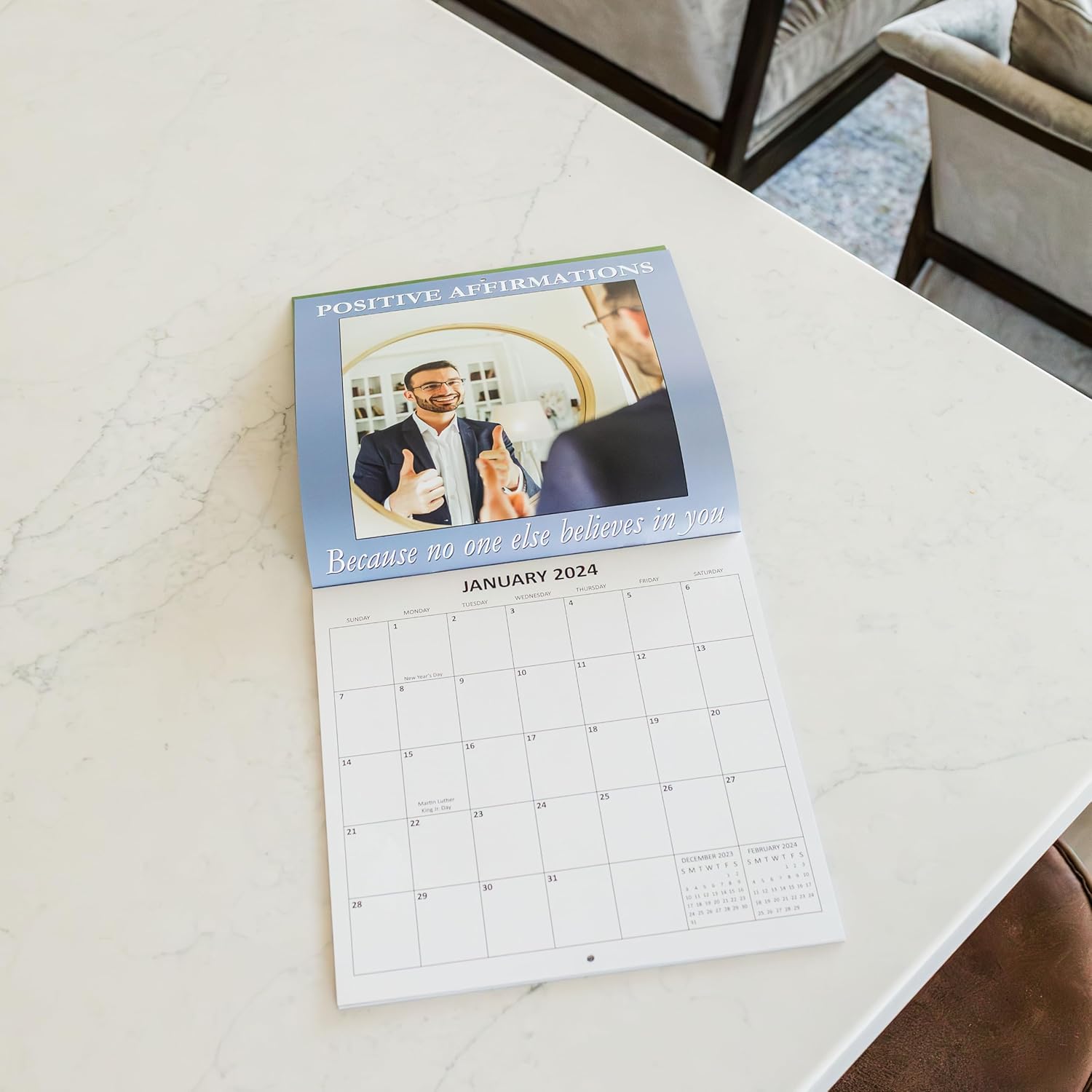 Calendario mensual de pared 2024 The Disgruntled Employee’s Guide to the Daily Grind  12 x 24  Divertido calendario deprimente de humor de oficina
