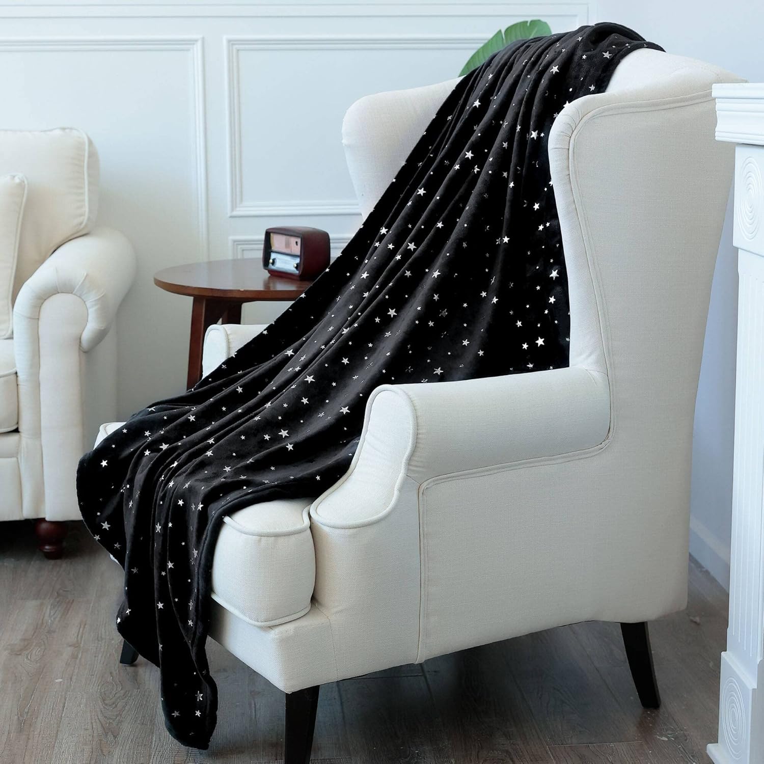NANPIPER Manta de forro polar con estampado de estrellas, manta mullida de franela súper suave, 50 x 65 pulgadas, color negro