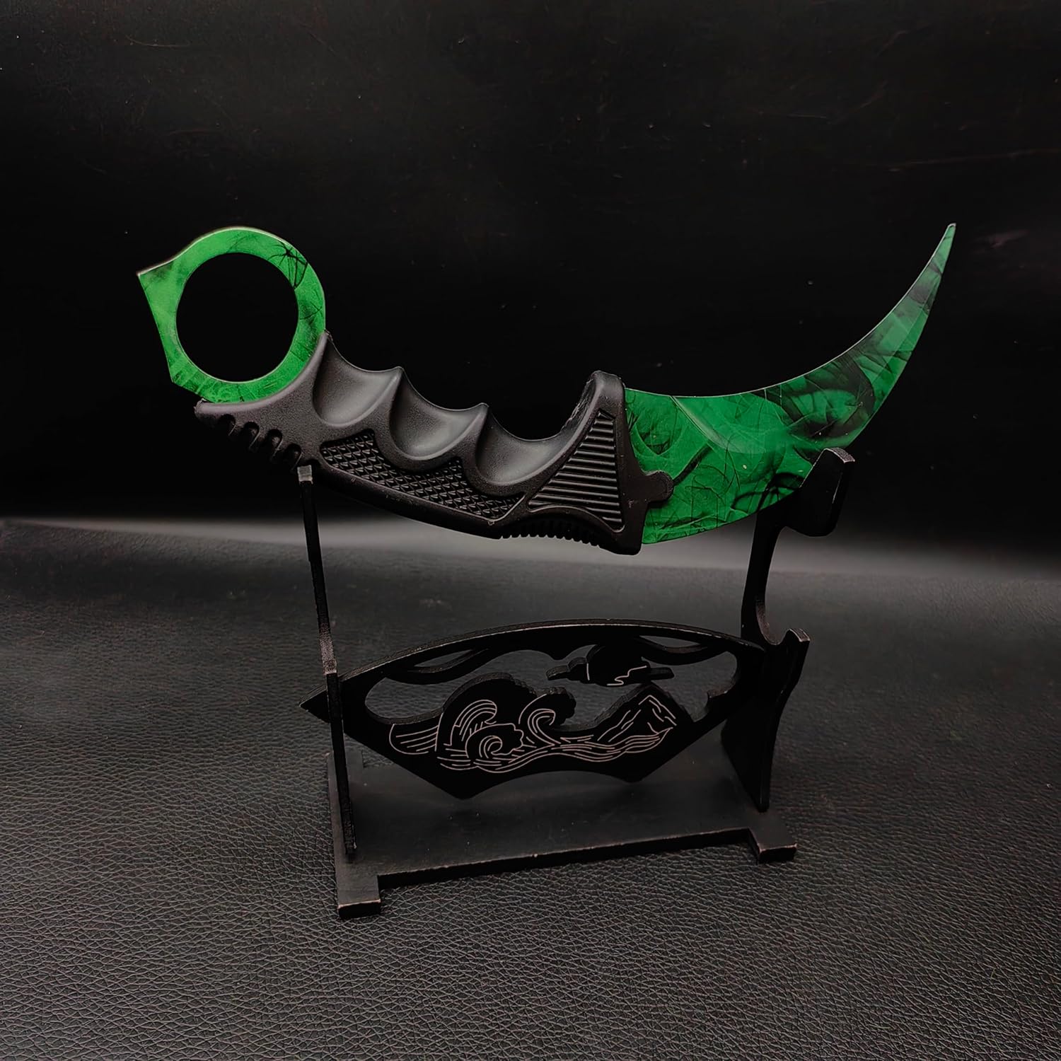 Soporte de exhibición de espada, soporte de madera Katana de 2 niveles, diseño de paisaje tallado negro, soporte para armas, escaparate elegante