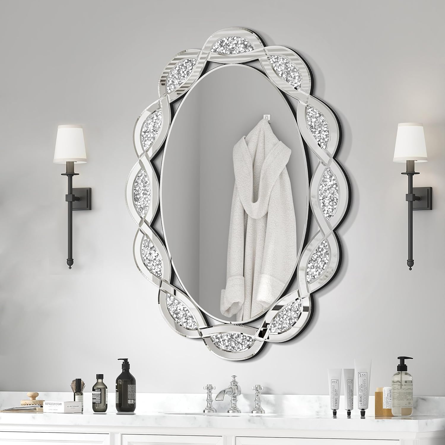 GOAND Espejo decorativo de cristal de 23.6 x 35.4 pulgadas, hermoso espejo plateado de diamante aplastado para decoración de pared dormitorio, baño,