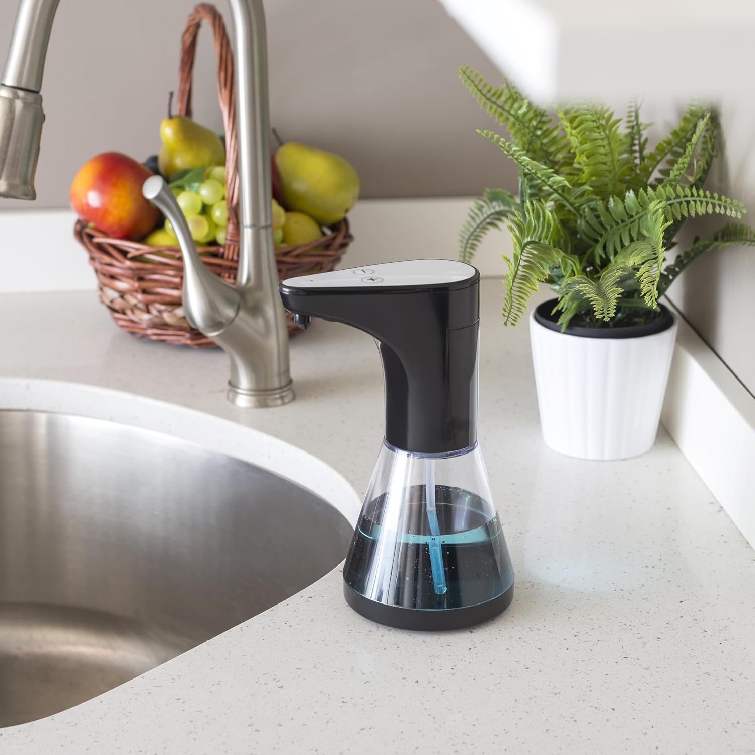 Home Basics Dispensador compacto de espuma de 16 onzas para encimera con 4 pilas AA, sin contacto, a prueba de salpicaduras, bomba automática de
