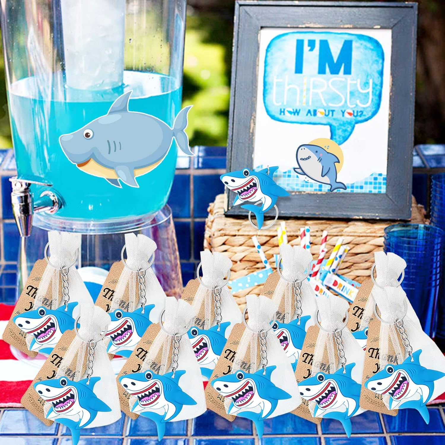 Paquete de 24 llaveros de tiburón para decoración de fiesta para invitados, fiesta de mundo submarino, cumpleaños de niños, fiesta de verano,