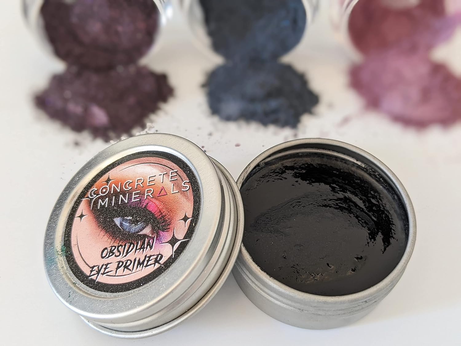 Concrete Minerals Colección variedad, cosméticos suaves y altamente pigmentados, 100% veganos y libres de crueldad, polvo de sombra de ojos mineral