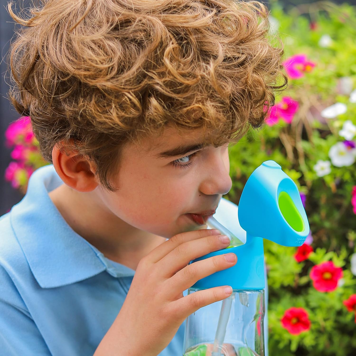b.box Botella de agua de Tritan de 20 onzas  Botella de agua grande y moderna con popote abatible para niños, a prueba de derrames, sin BPA (Passion