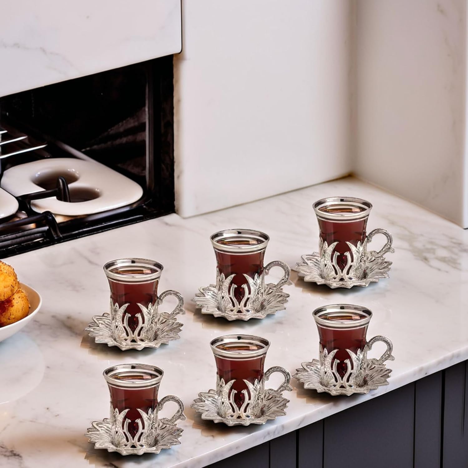 LaModaHome Vasos de té turco vintage hechos a mano con platillo y soportes, tazas otomanas y árabes, juego de 6 para servir, invitados, té, cena,