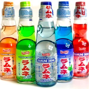 Ramune – Paquete variado de 3 refrescos japoneses Shirakiku, múltiples sabores, caja de regalo de bebida japonesa (5 unidades) Ramune – Paquete variado de 3 refrescos japoneses Shirakiku, múltiples sabores, caja de regalo de bebida japonesa (5 unidades)