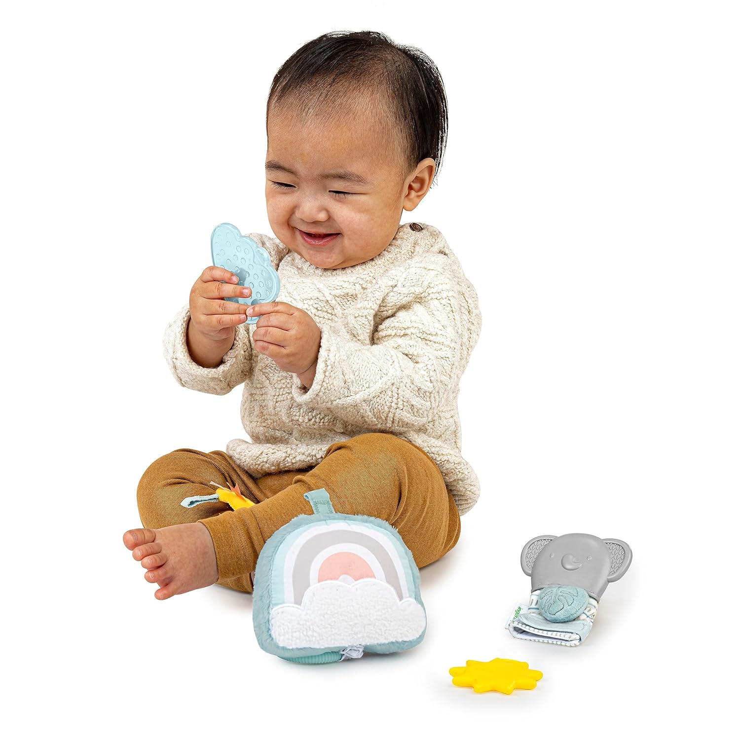 Ingenuity Calm Springs – Juego de regalo de artículos esenciales relajantes, juguete musical, sonajero, espejo, 2 mordedores para bebé
