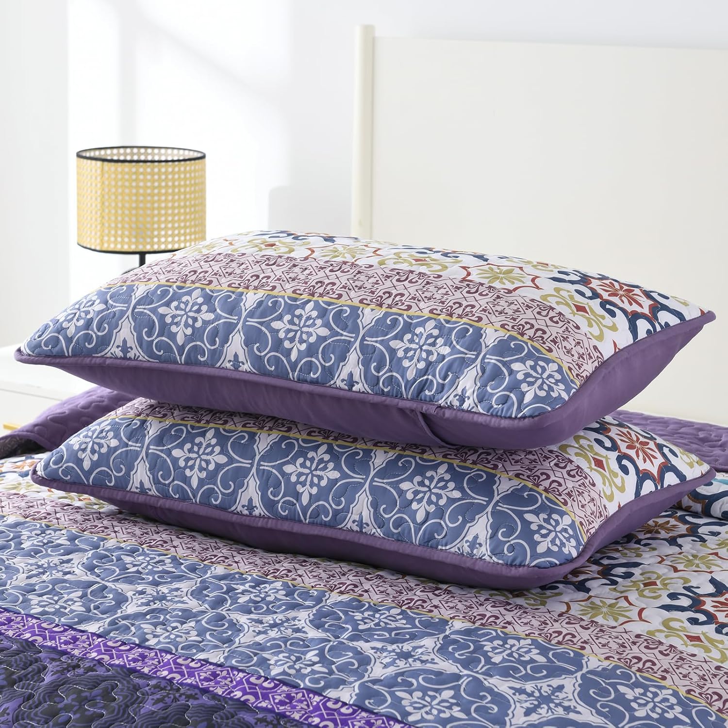 Dinjoy Juego de edredón bohemio tamaño King, colcha morada, colcha bohemia a rayas, juegos de ropa de cama ligera para todas las estaciones, 104 x
