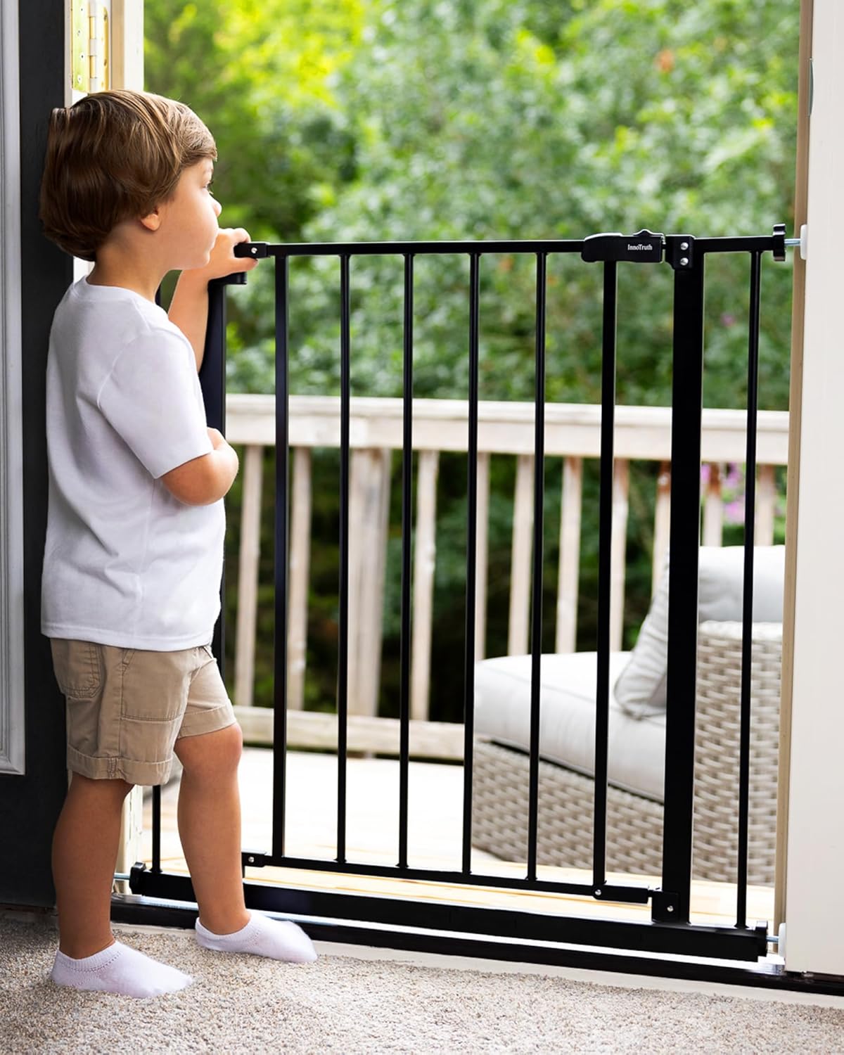 InnoTruth Puerta para bebés de 28.9 a 42.1 pulgadas de ancho para escaleras, puertas para perros de 30 pulgadas de alto para puertas ampliables con