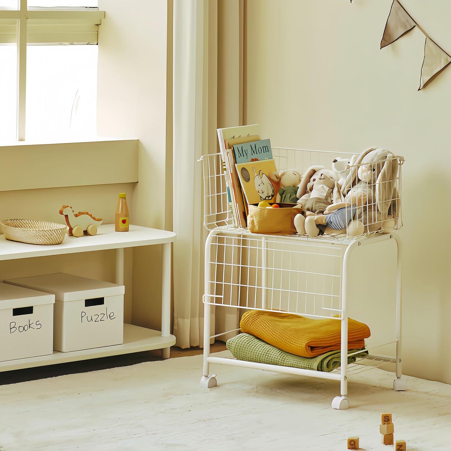 Cesta para almacenamiento de prendas, fácil de mover con ruedas tiene freno, cesta de lavandería, color blanco, cesta rodante