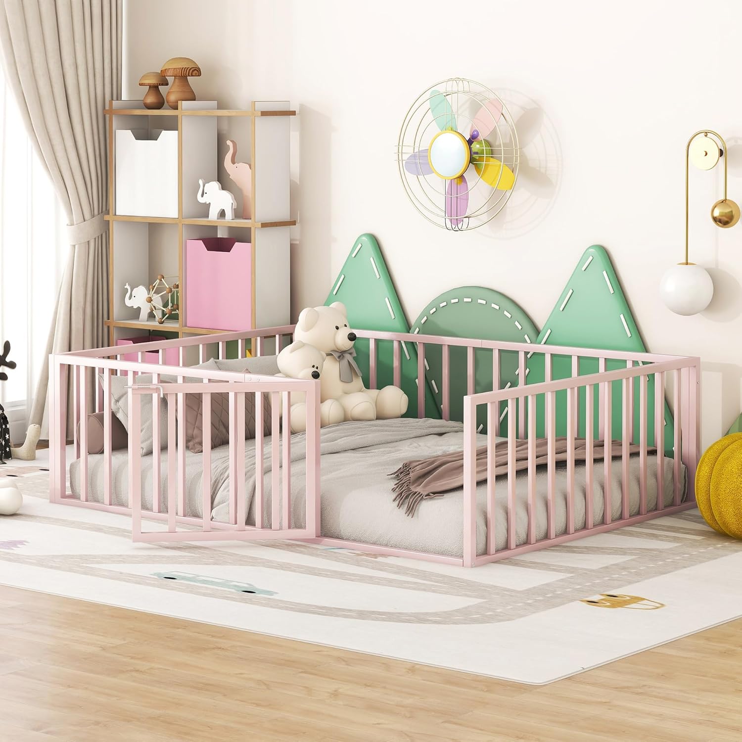 Cama de suelo de tamaño matrimonial para niños, camas Montessori con rieles y puerta, marco de cama de metal con valla para niños y niñas, rosa