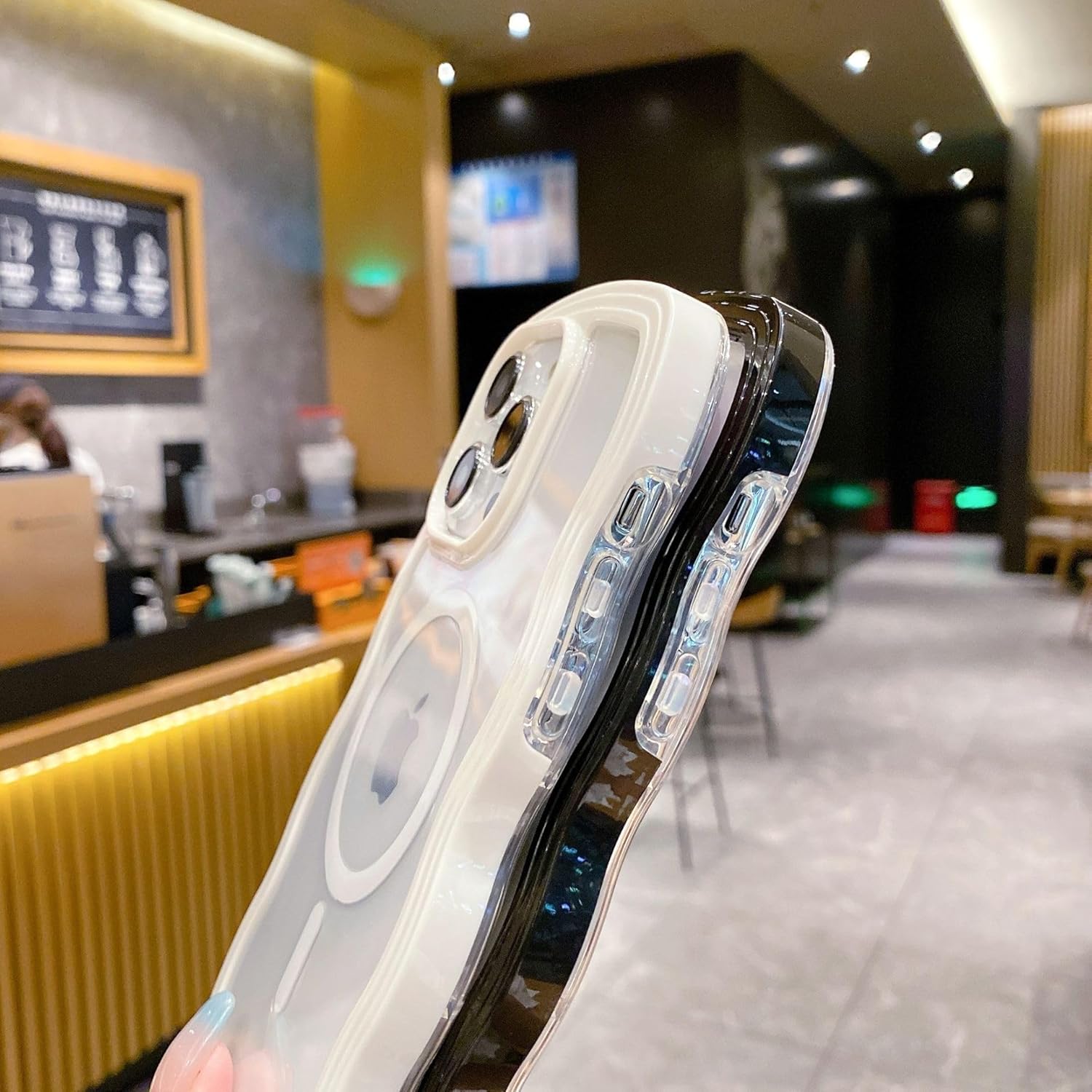 QLTYPRI Funda magnética para iPhone 13 Pro Max compatible con Magsafe, bonita funda transparente con marco ondulado rizado para niñas y mujeres,