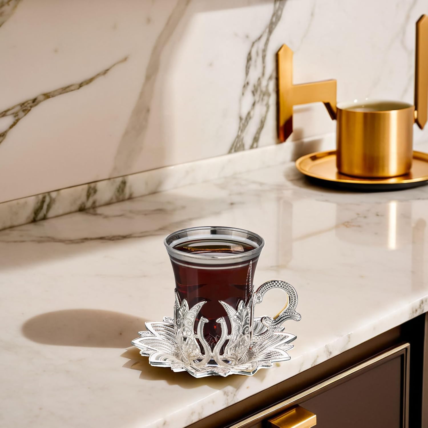 LaModaHome Vasos de té turco vintage hechos a mano con platillo y soportes, tazas otomanas y árabes, juego de 6 para servir, invitados, té, cena,