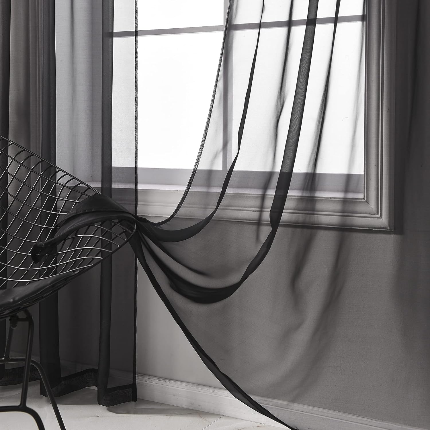RAIN CITY Cortinas traslĂșcidas de gasa negra para dormitorio de 63 pulgadas de largo, 2 paneles con bolsillo para cortinero, cortinas para ventana