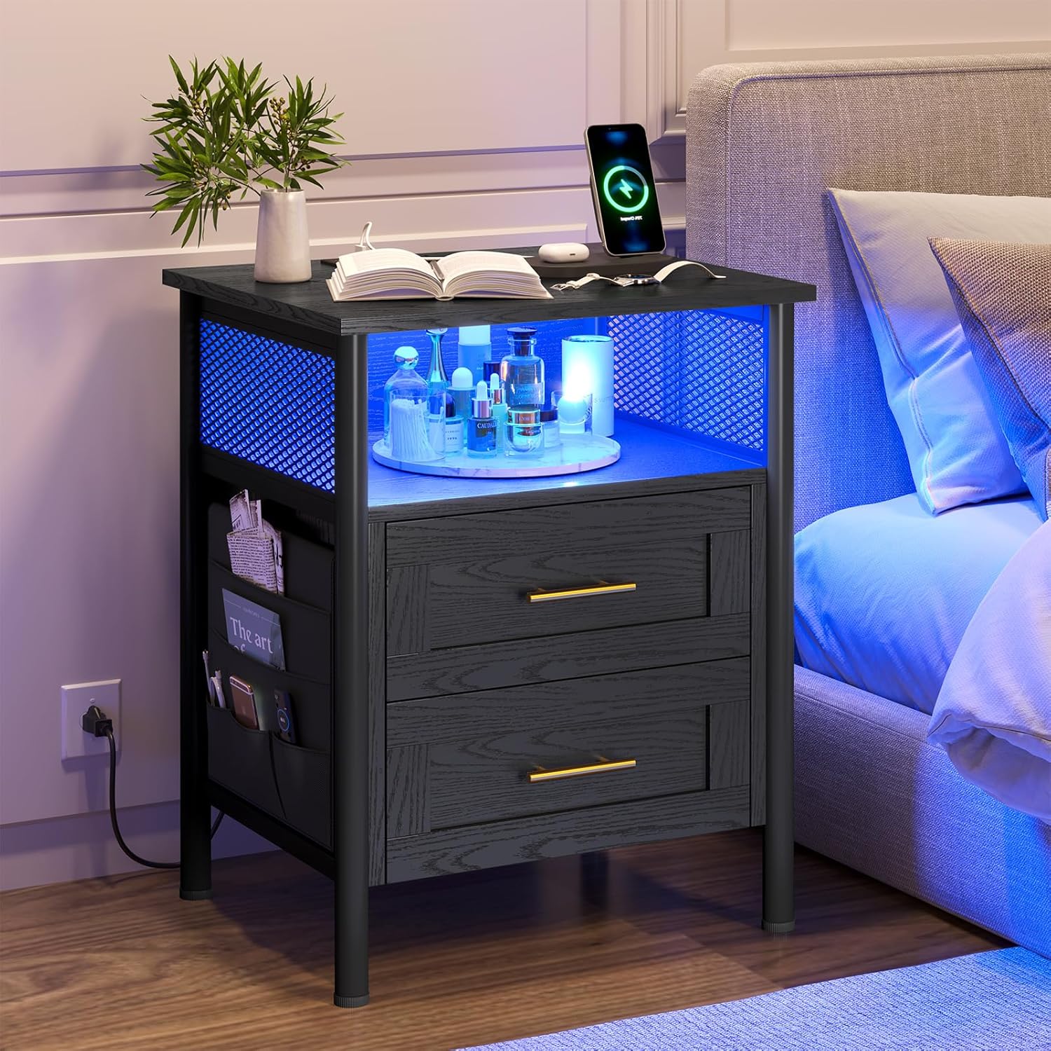 MSmask Mesita de noche LED con estación de carga, mesita de noche LED negra con cajones, mesita de noche industrial con puertos USB y tomas, mesa