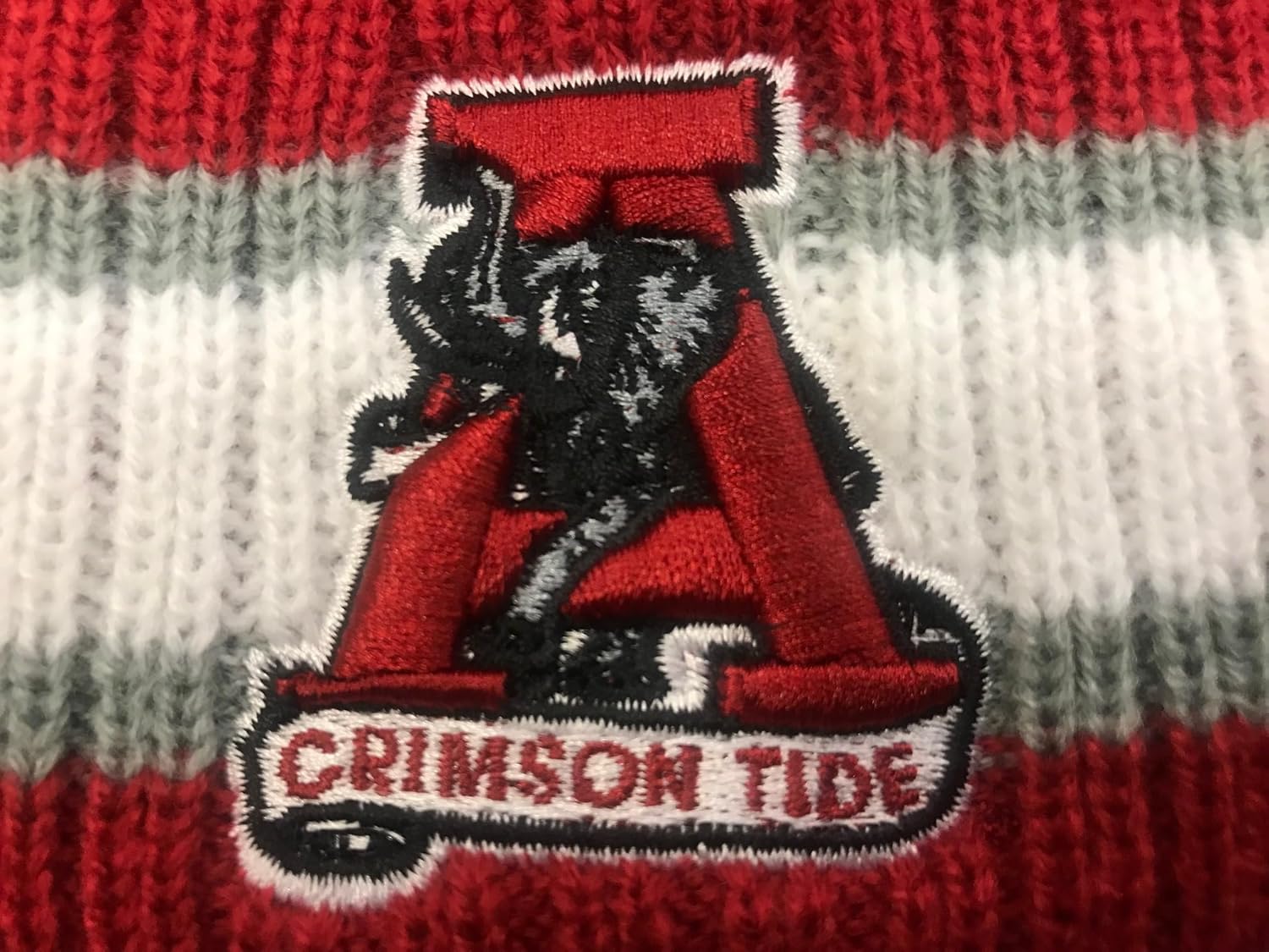 Zephyr Gorro de punto Skully con logotipo retro del equipo de la NCAA, Marea carmesí de Alabama