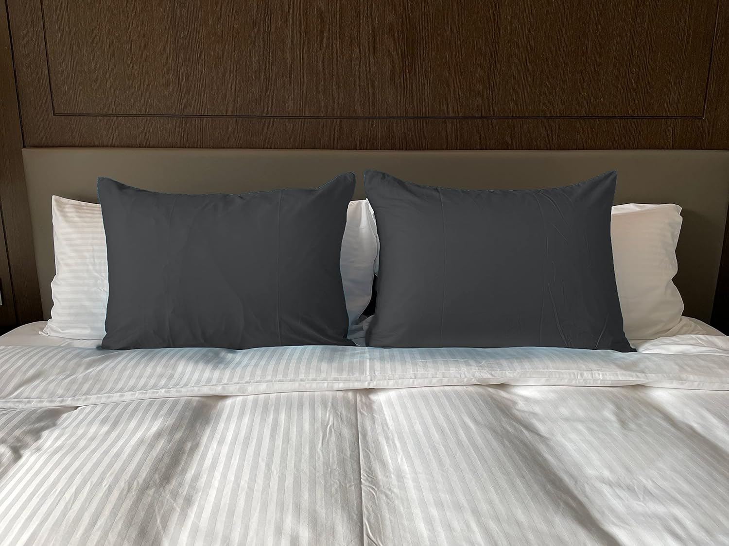 Funda de almohada suave 100% algodón egipcio con cremallera, acogedora y ligera, juego de 2, gris oscuro, tamaño King, 20 x 36 pulgadas