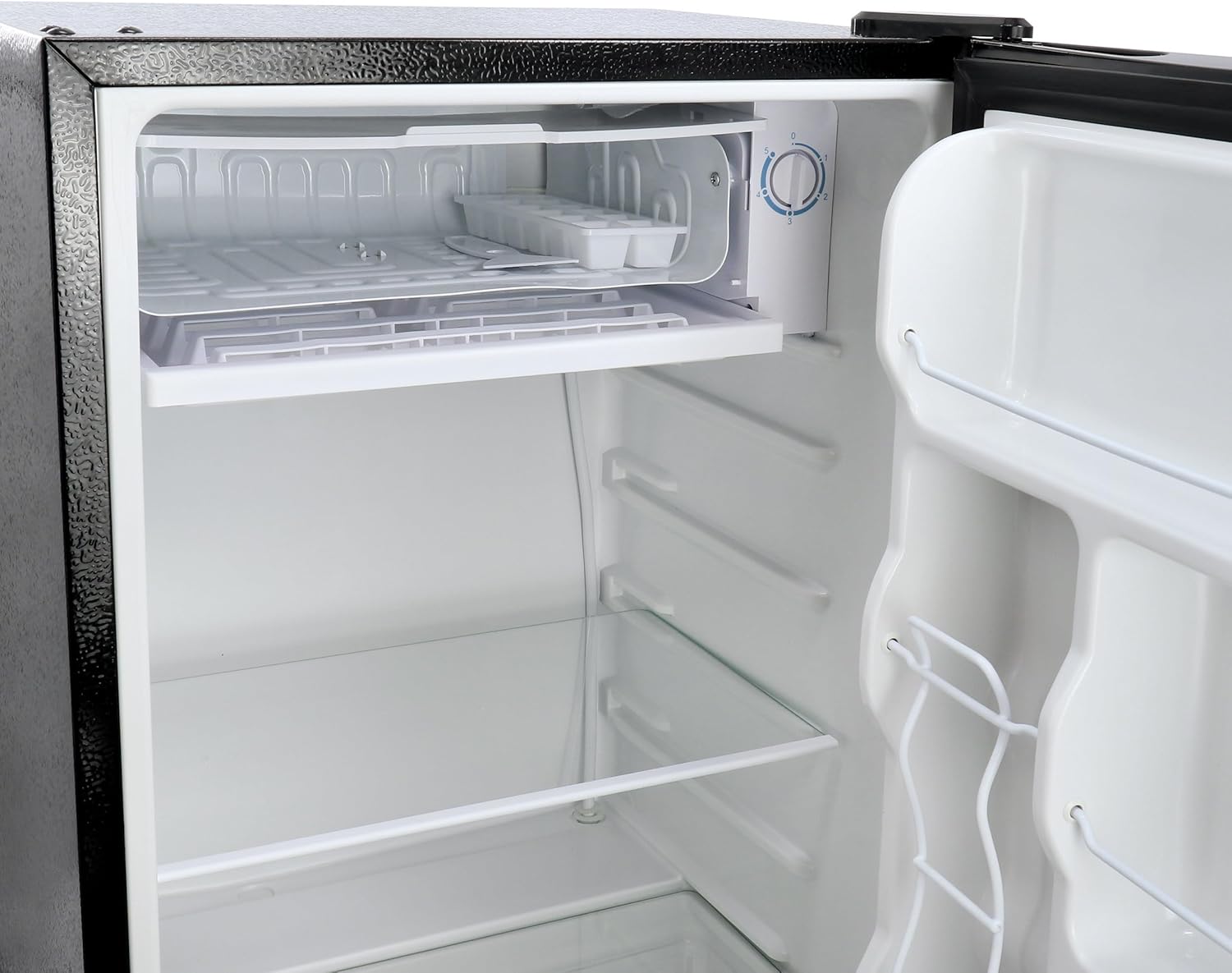 Megachef Refrigerador de 3.2 pies cúbicos (negro)