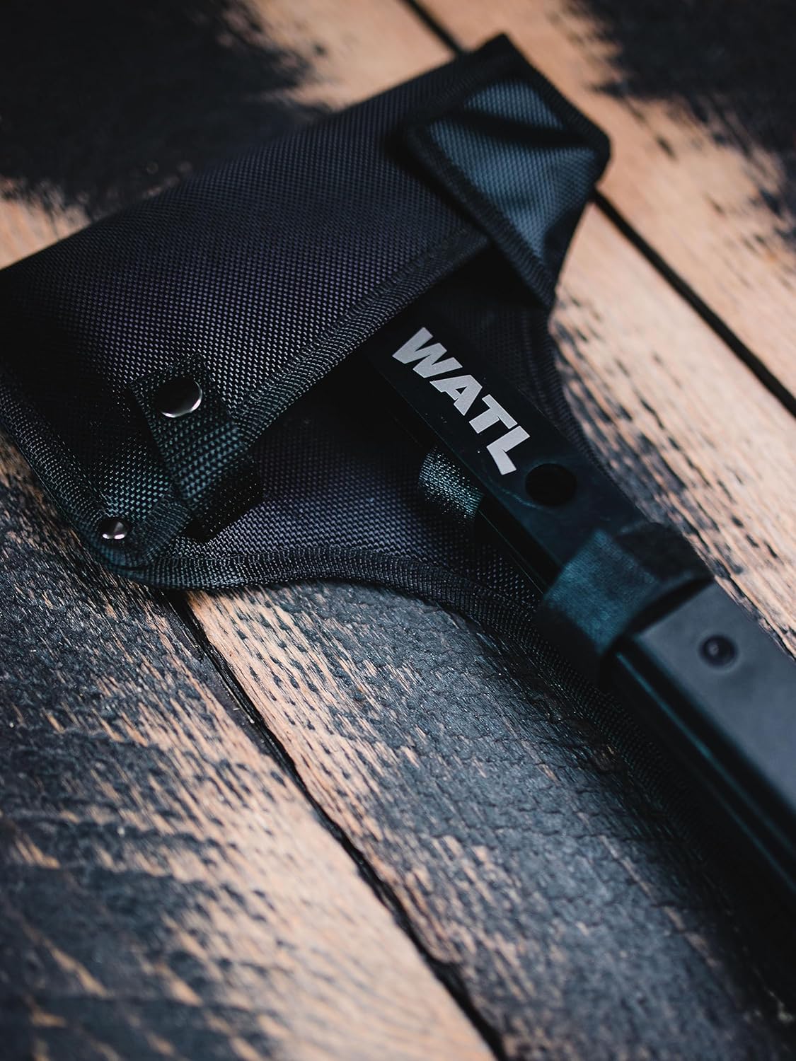 El nuevo y mejorado juego de lanzar Hawk de WATL Competition World Axe Throwing League Tomahawks con funda de nailon para lanzar hacha y asas