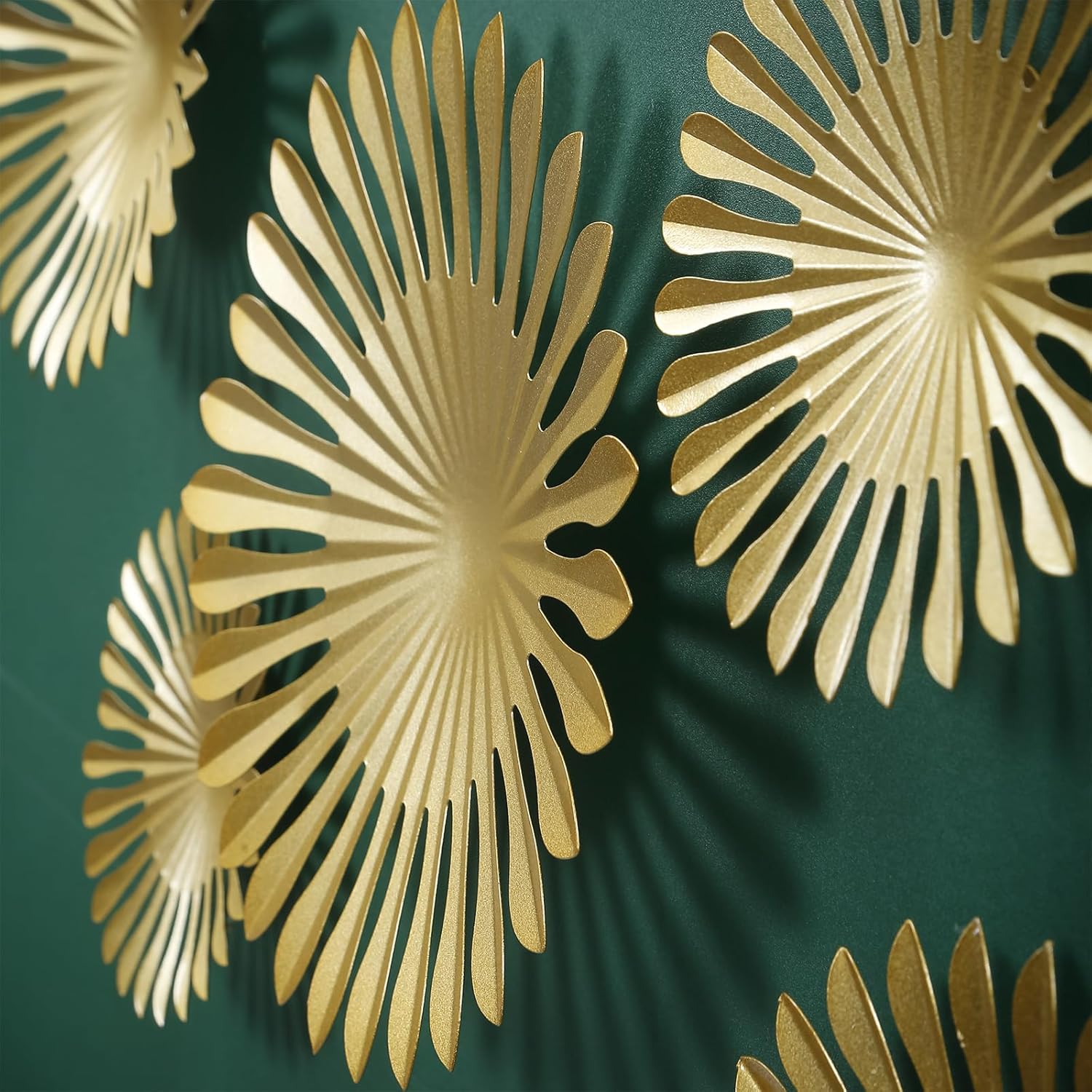 BOTAOYIYI Juego de 5 arte de pared dorado para pared, decoración de pared con diseño de explosión solar dorada, acento moderno de metal, decoración