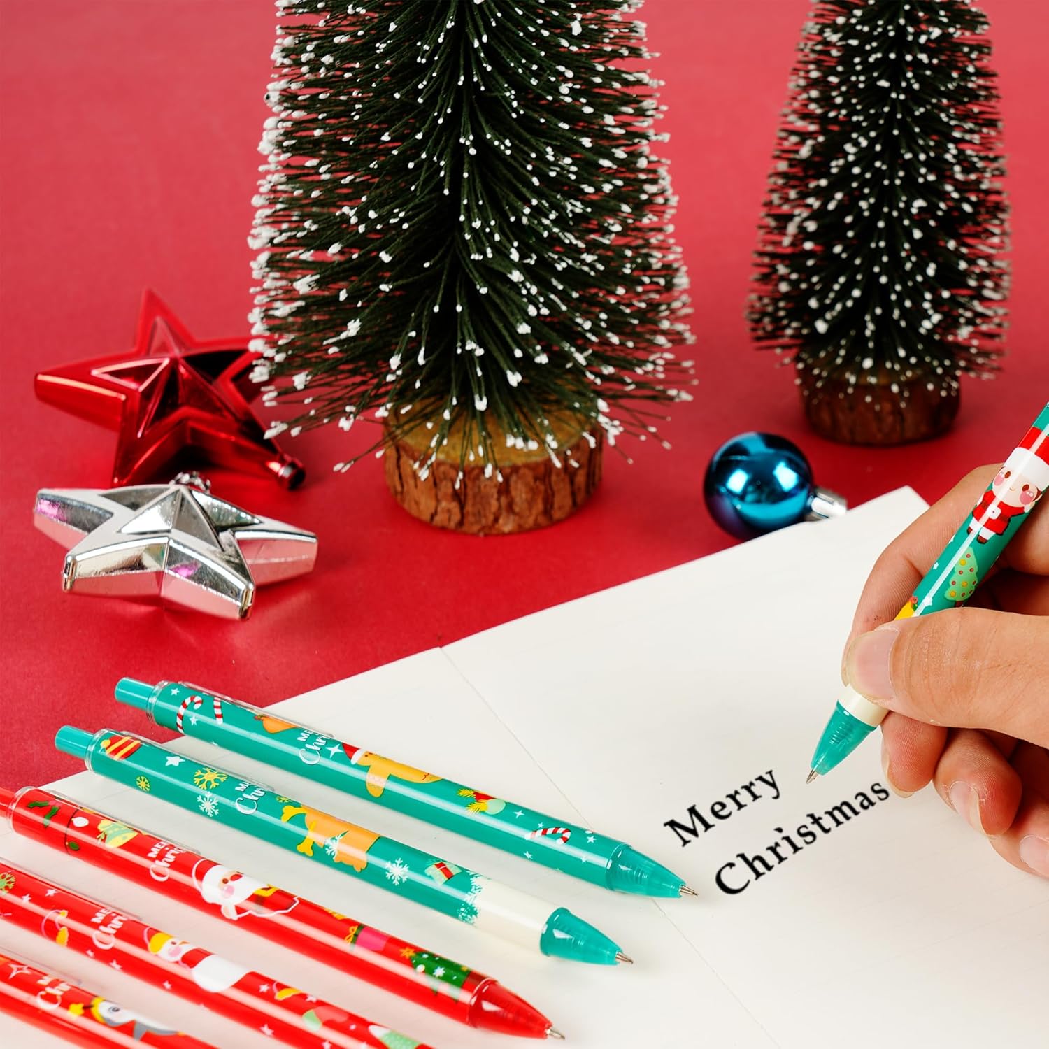 100 bolígrafos de Navidad a granel, bolígrafos retráctiles de Navidad, Papá Noel, muñeco de nieve, árbol de Navidad, bolígrafos de 0.020 in para