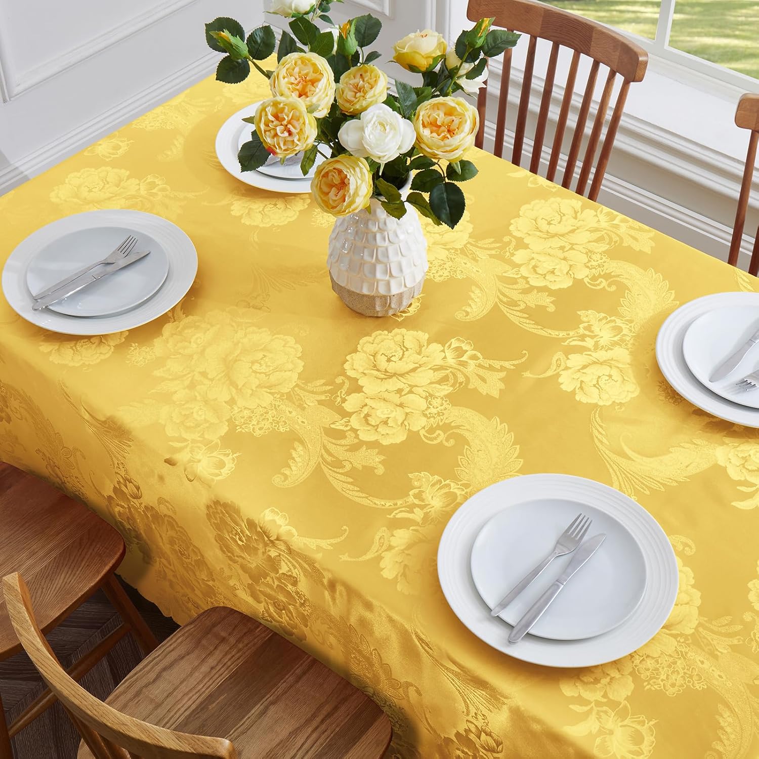 KKJIAF Paquete de 4 manteles jacquard de satén dorado de 60 x 102 pulgadas, mantel rectangular de damasco con patrón de peonía, mantel de satén de