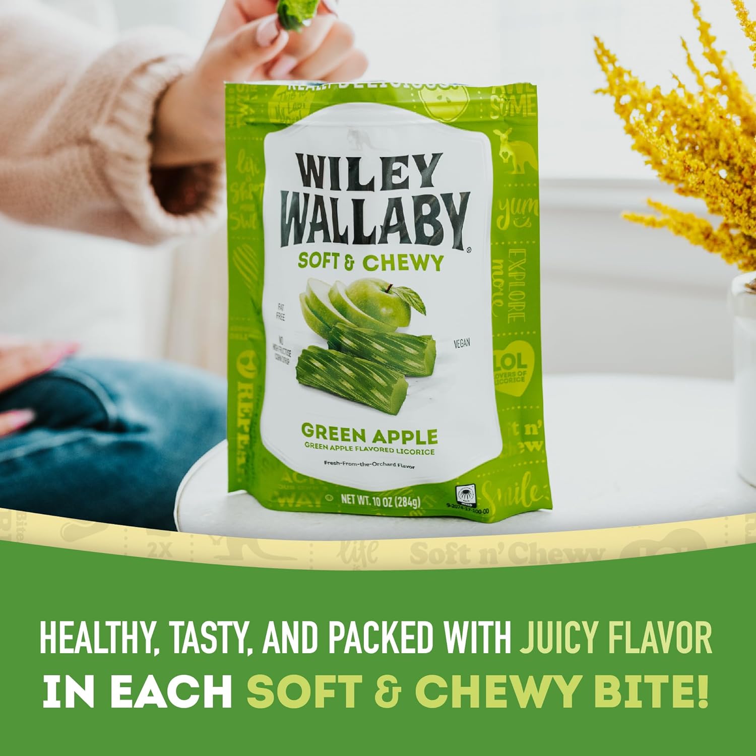 Wiley Wallaby Torceduras clásicas gourmet suaves y masticables de caramelo de regaliz de manzana verde australiana de 10 onzas, paquete de 3