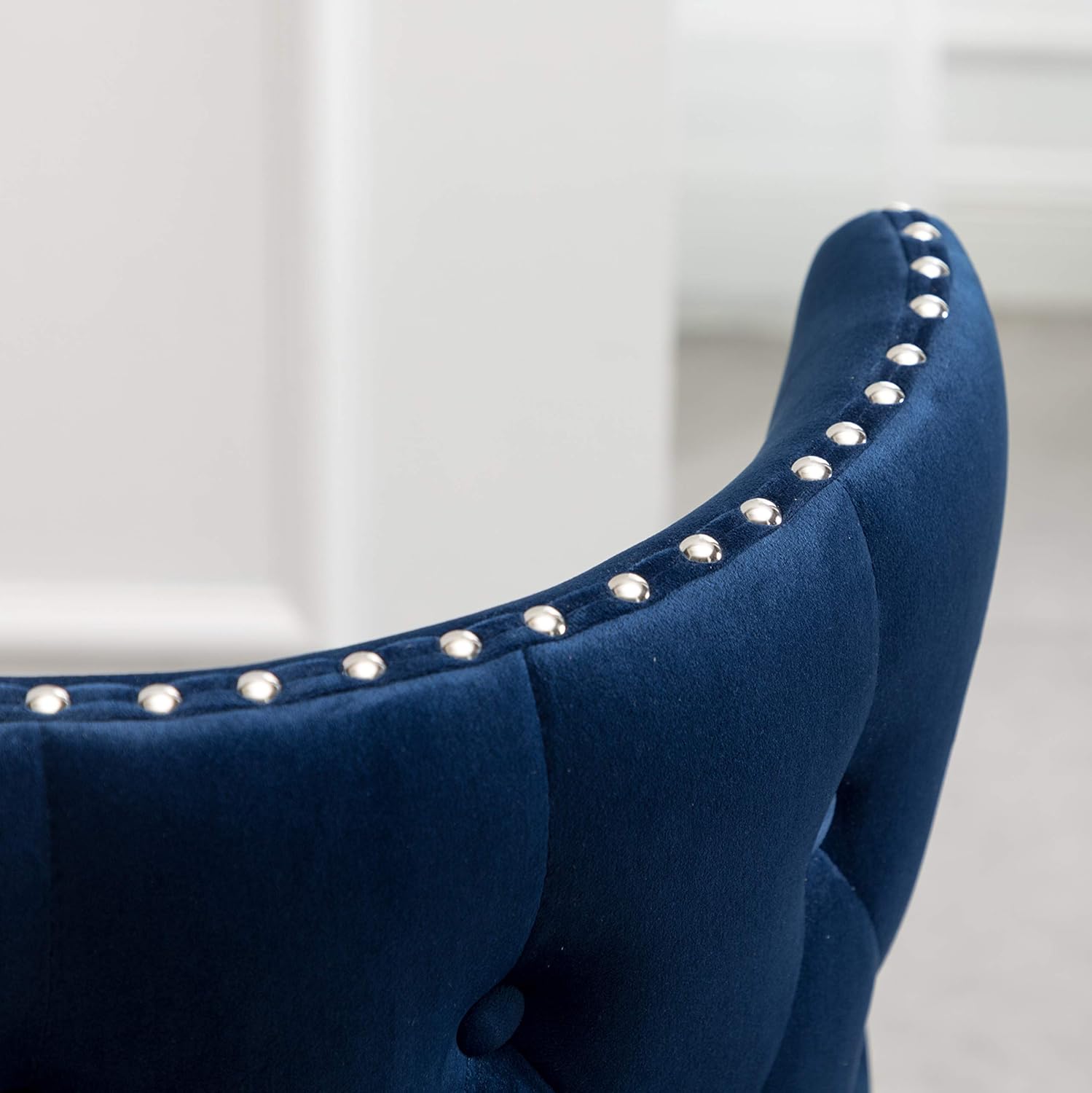 Roundhill Furniture Lindale – Silla decorativa tapizada de terciopelo, con ribete de clavos, color azul